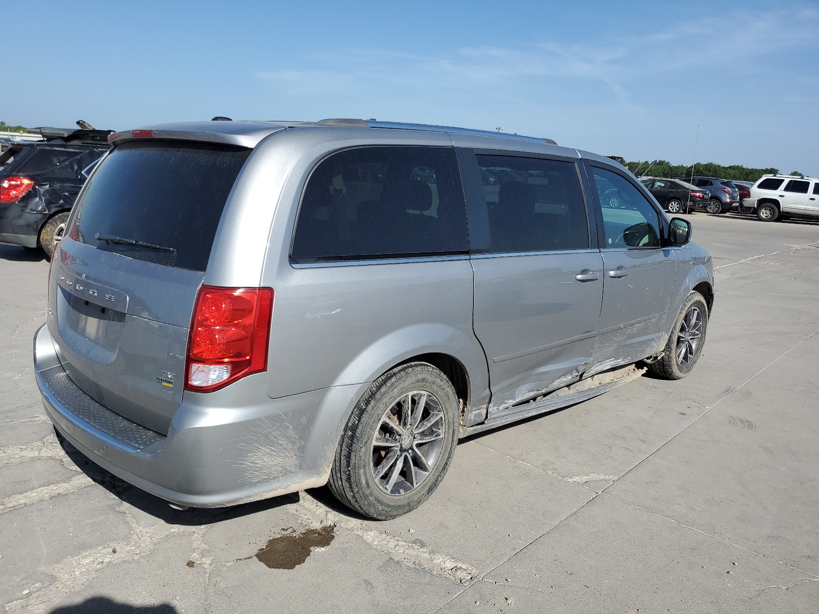 2C4RDGCG5HR545626 2017 Dodge Grand Caravan Sxt