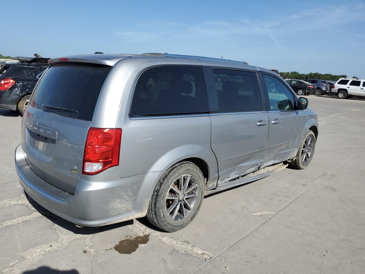 2017 Dodge Grand Caravan Sxt VIN: 2C4RDGCG5HR545626 Lot: 61119684