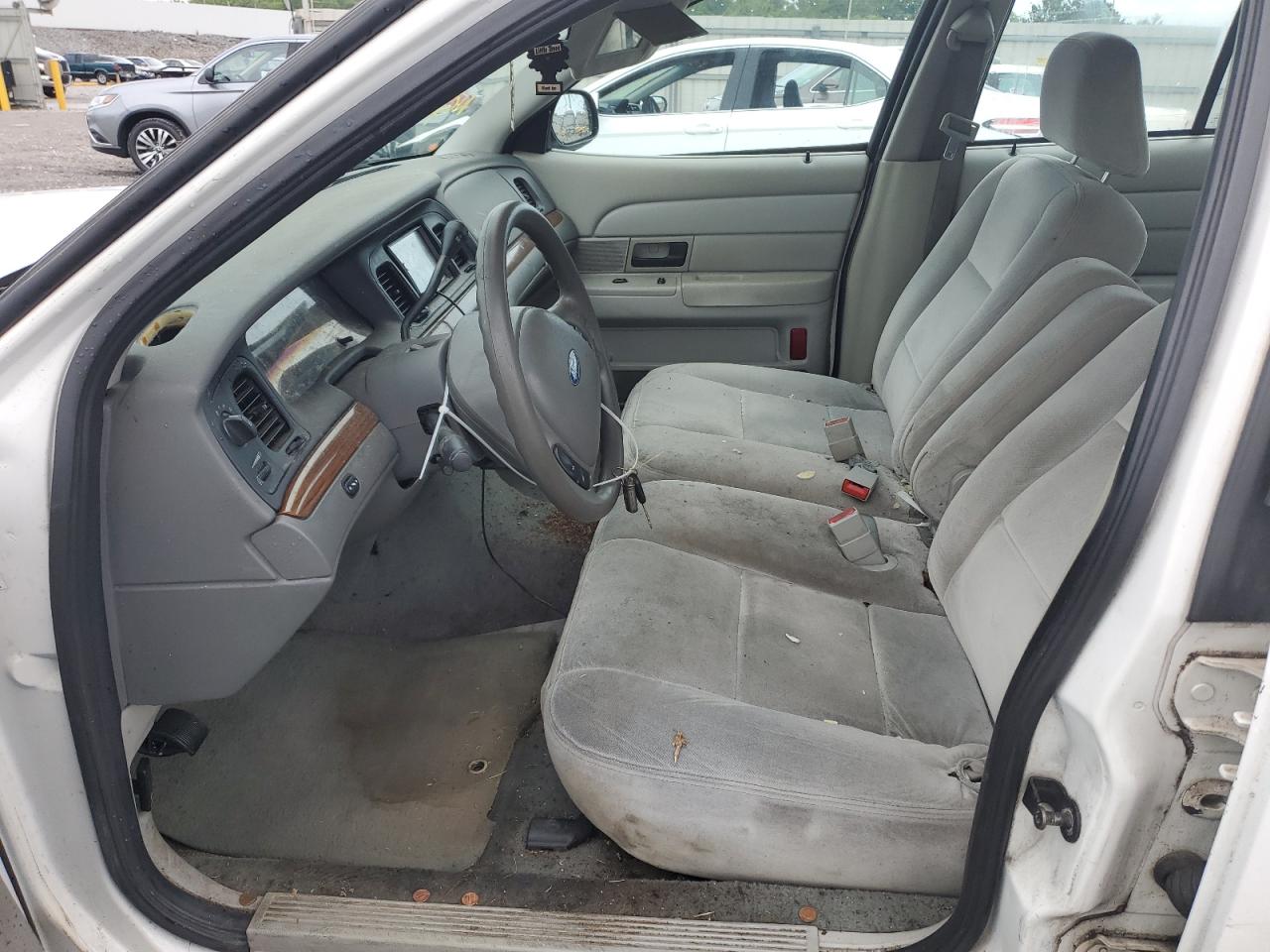 2003 Ford Crown Victoria VIN: 2FAFP73WX3X100505 Lot: 61869844