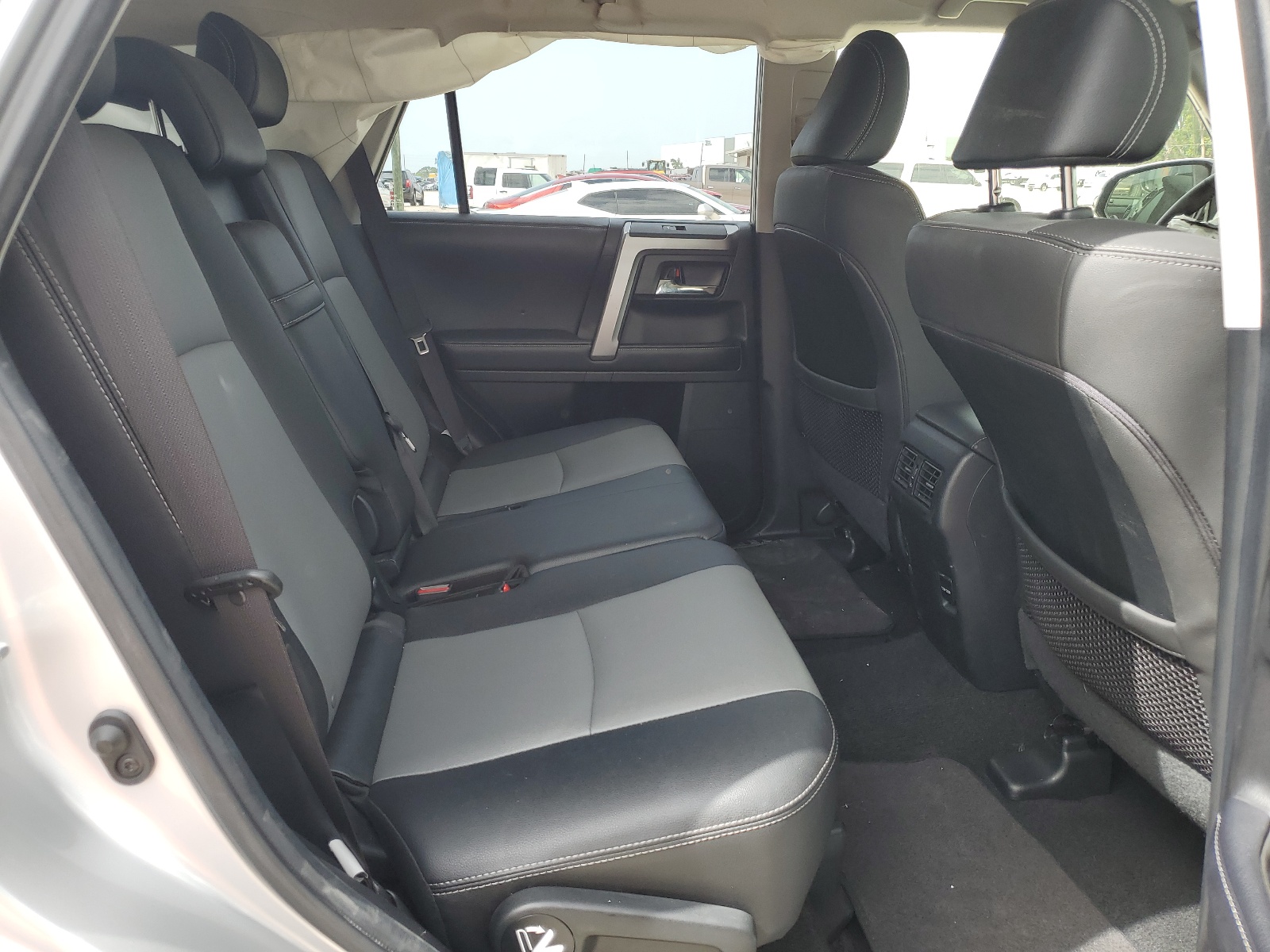 JTEZU5JR8K5193893 2019 Toyota 4Runner Sr5