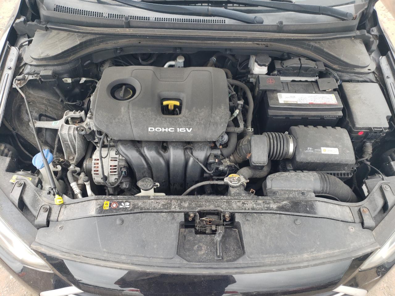 2017 Hyundai Elantra - Image 11