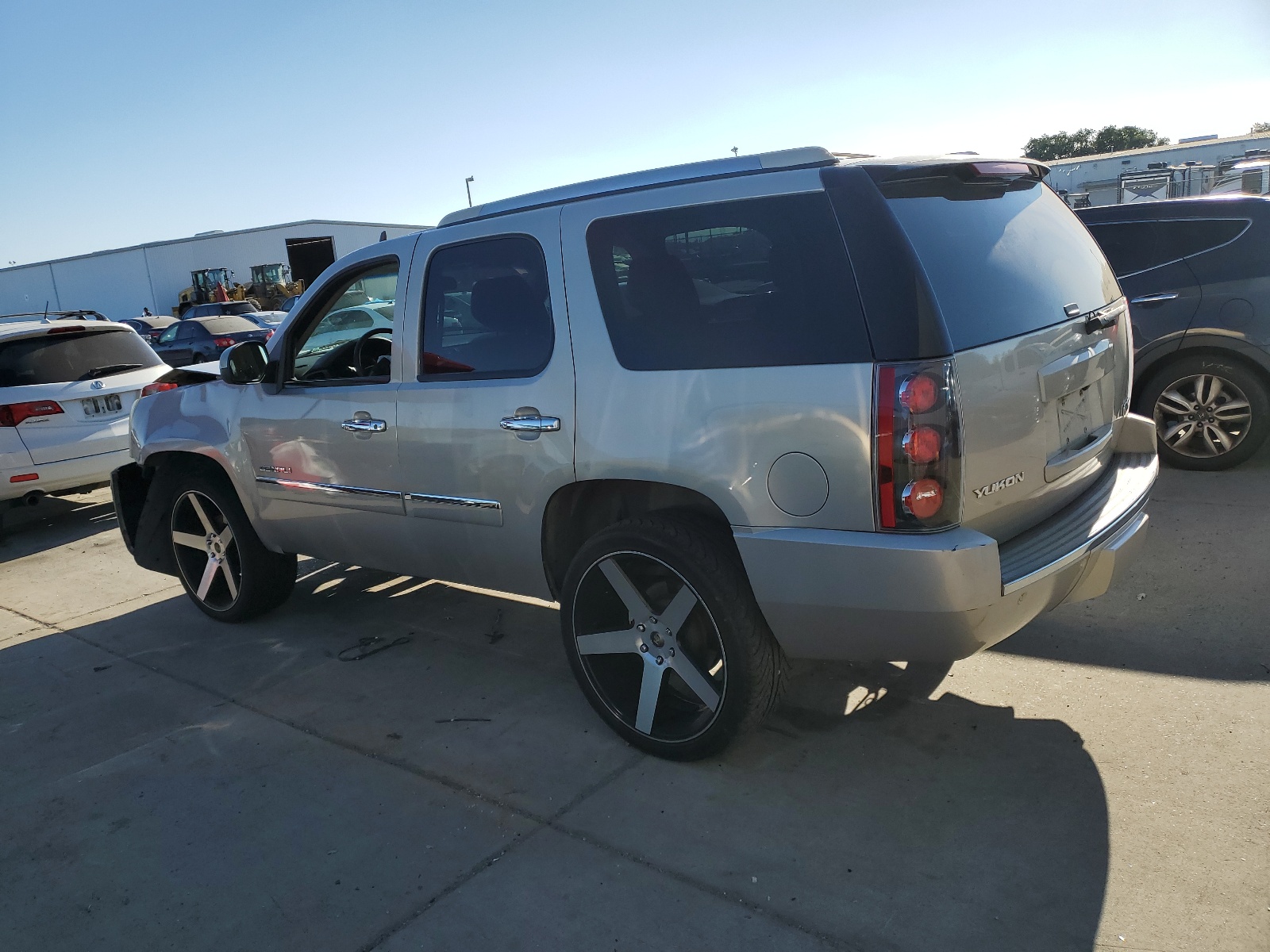 1GKS2EEF4CR129375 2012 GMC Yukon Denali