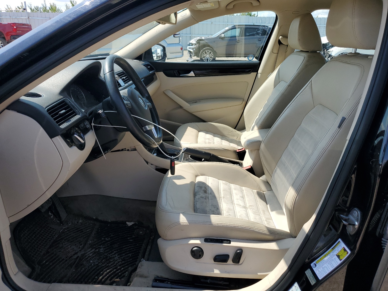 1VWCN7A37DC024636 2013 Volkswagen Passat Sel