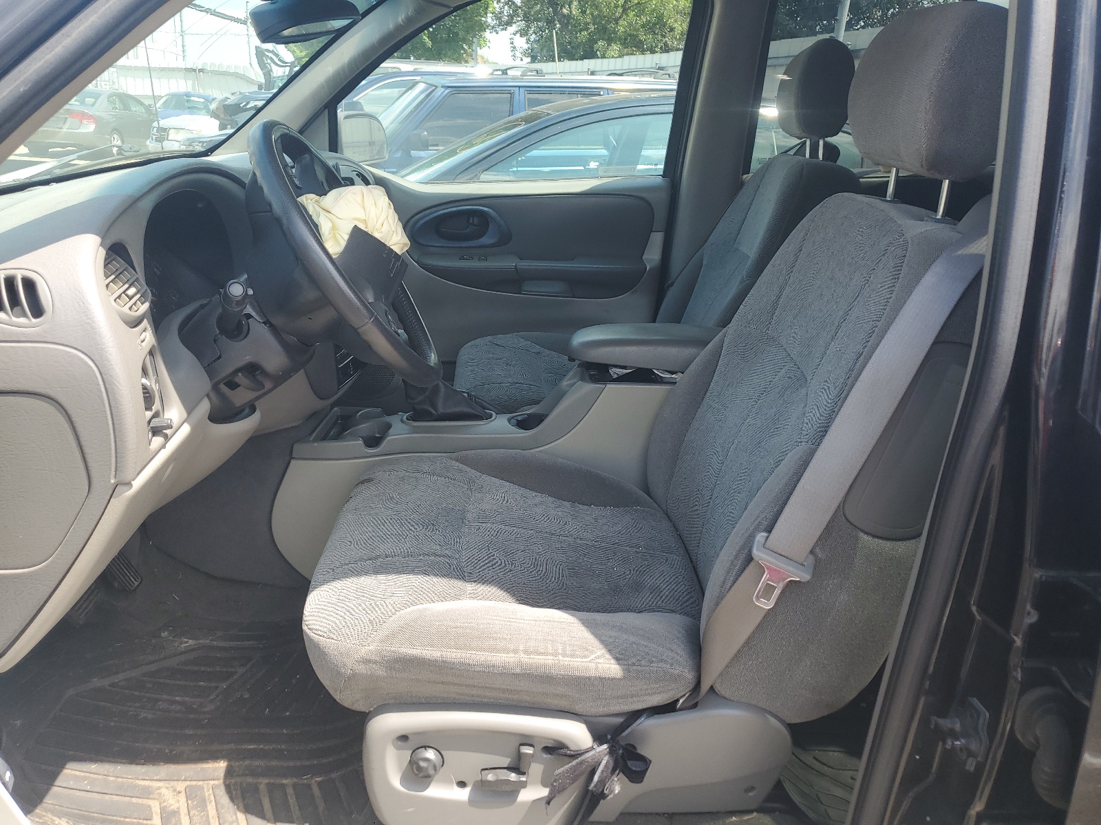 1GNDT13SX32343703 2004 Chevrolet Trailblazer