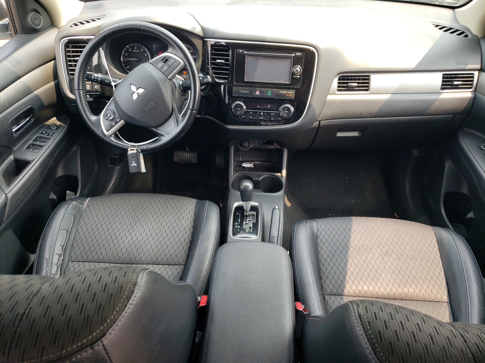 2015 Mitsubishi Outlander Se vin: JA4AD3A3XFZ010620