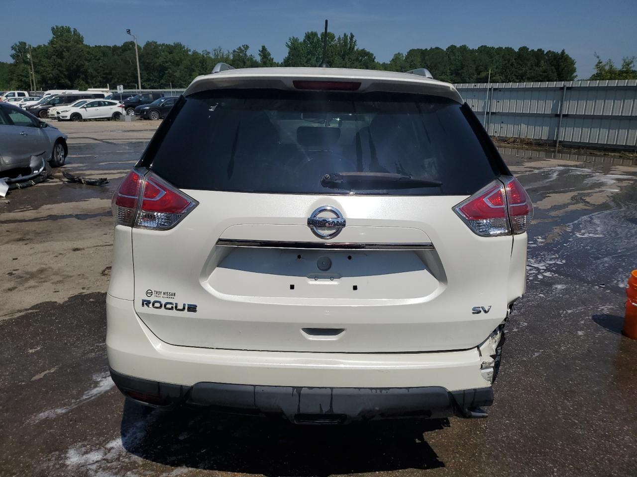 2015 Nissan Rogue S VIN: KNMAT2MT7FP574204 Lot: 62657054