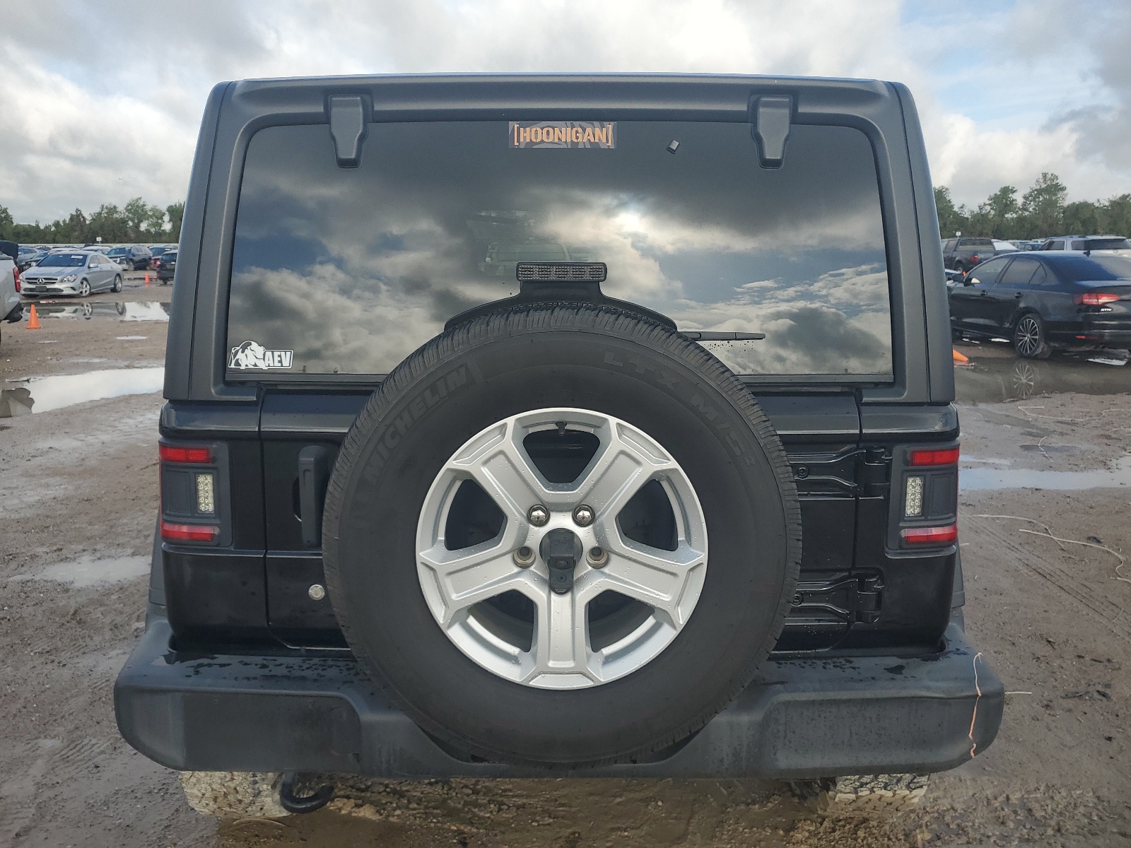 1C4HJXDG8KW678365 2019 Jeep Wrangler Unlimited Sport