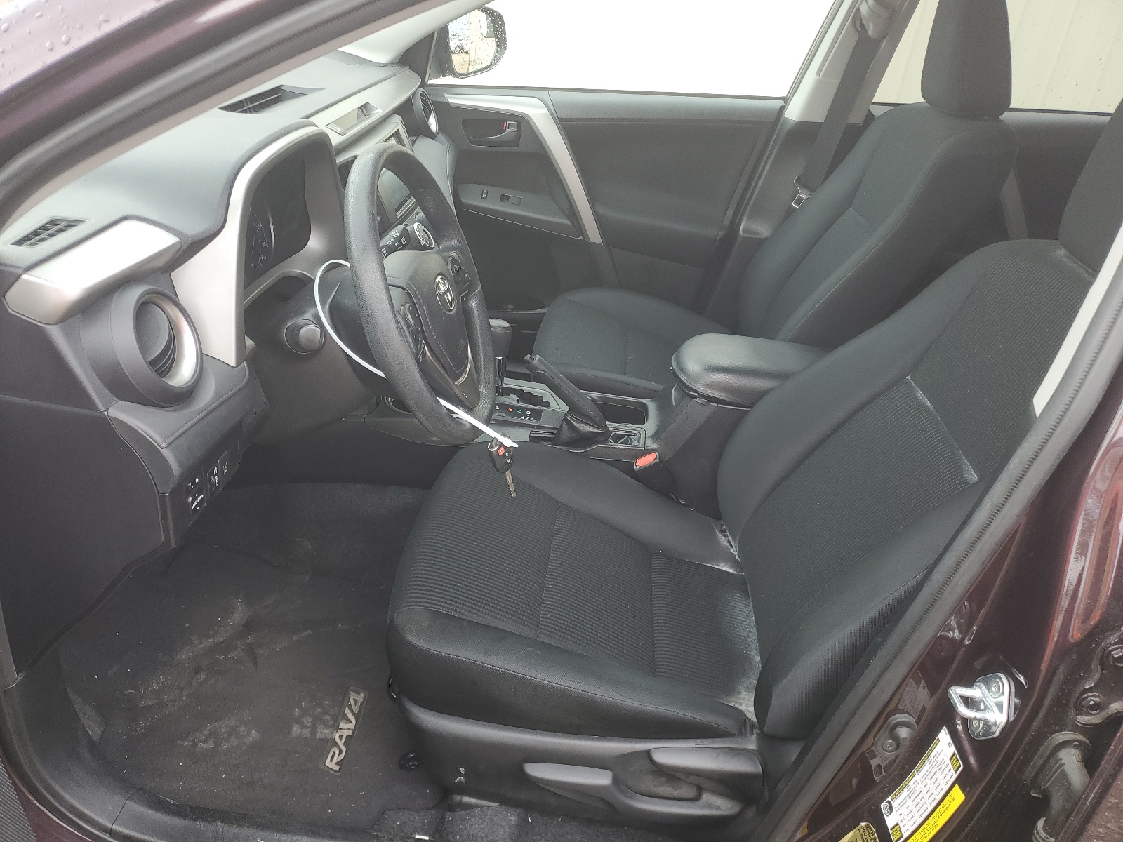 2T3ZFREV5HW341514 2017 Toyota Rav4 Le