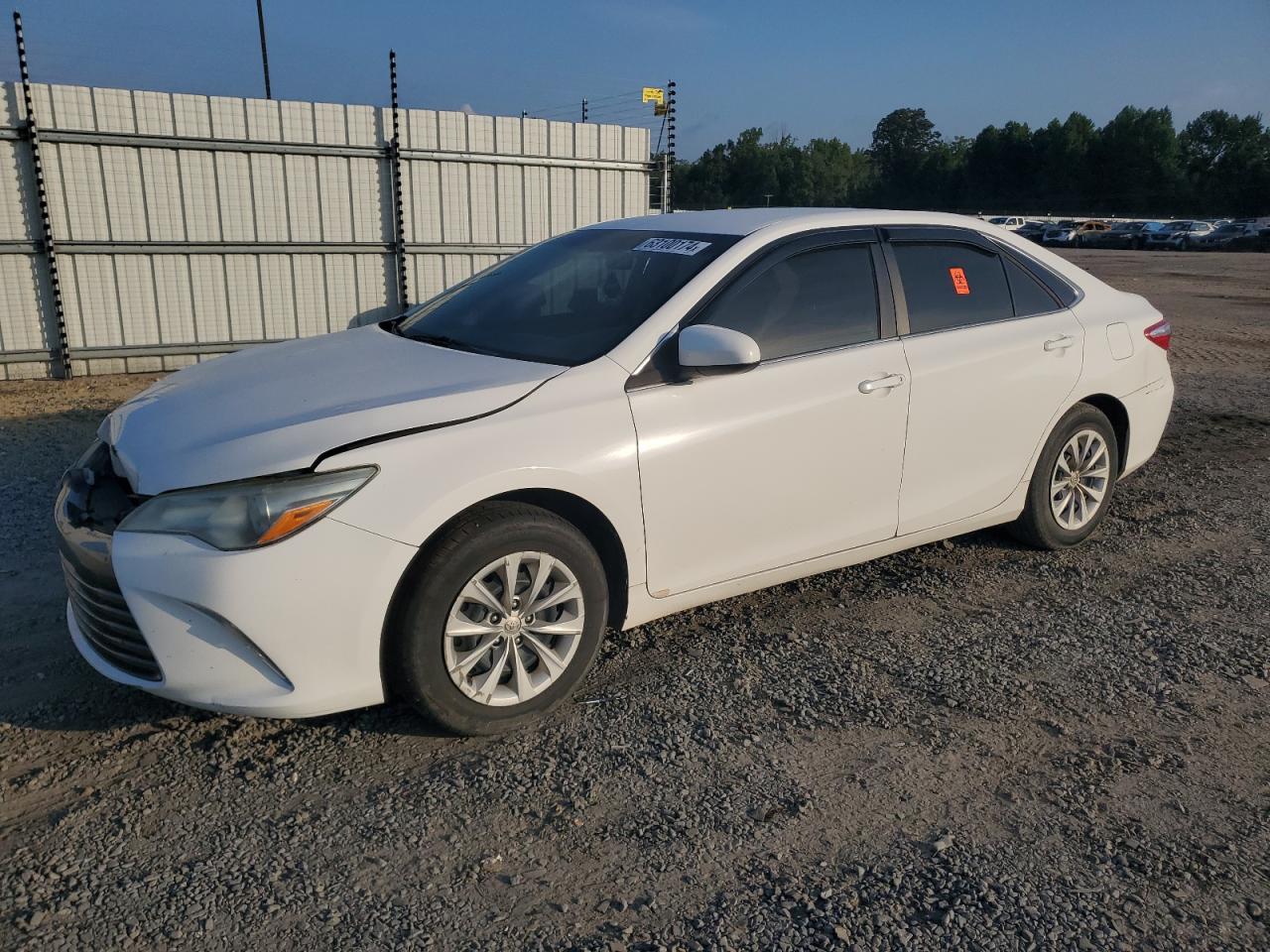 4T1BF1FK6FU916684 2015 TOYOTA CAMRY - Image 1