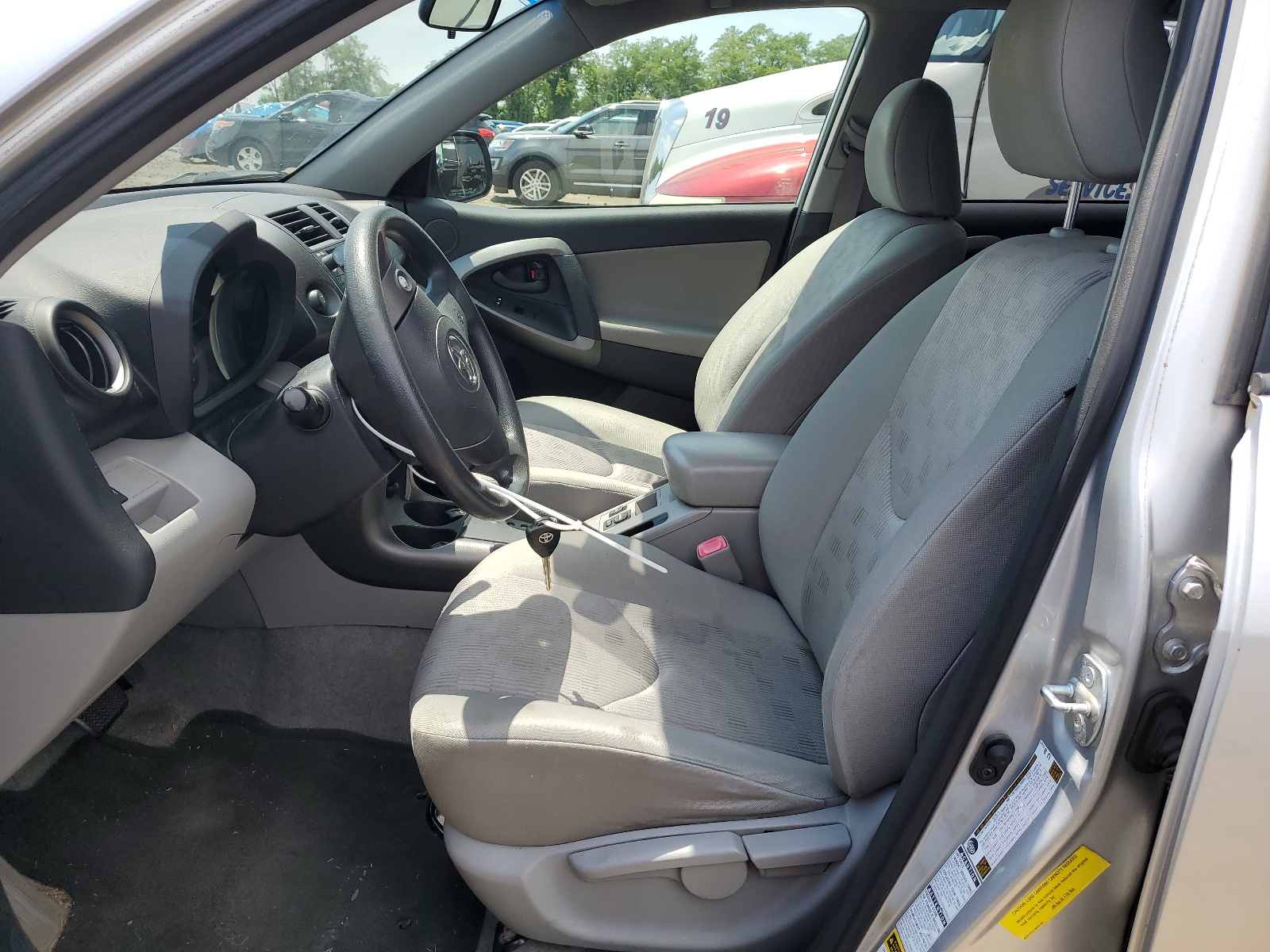 JTMBF33V995003057 2009 Toyota Rav4