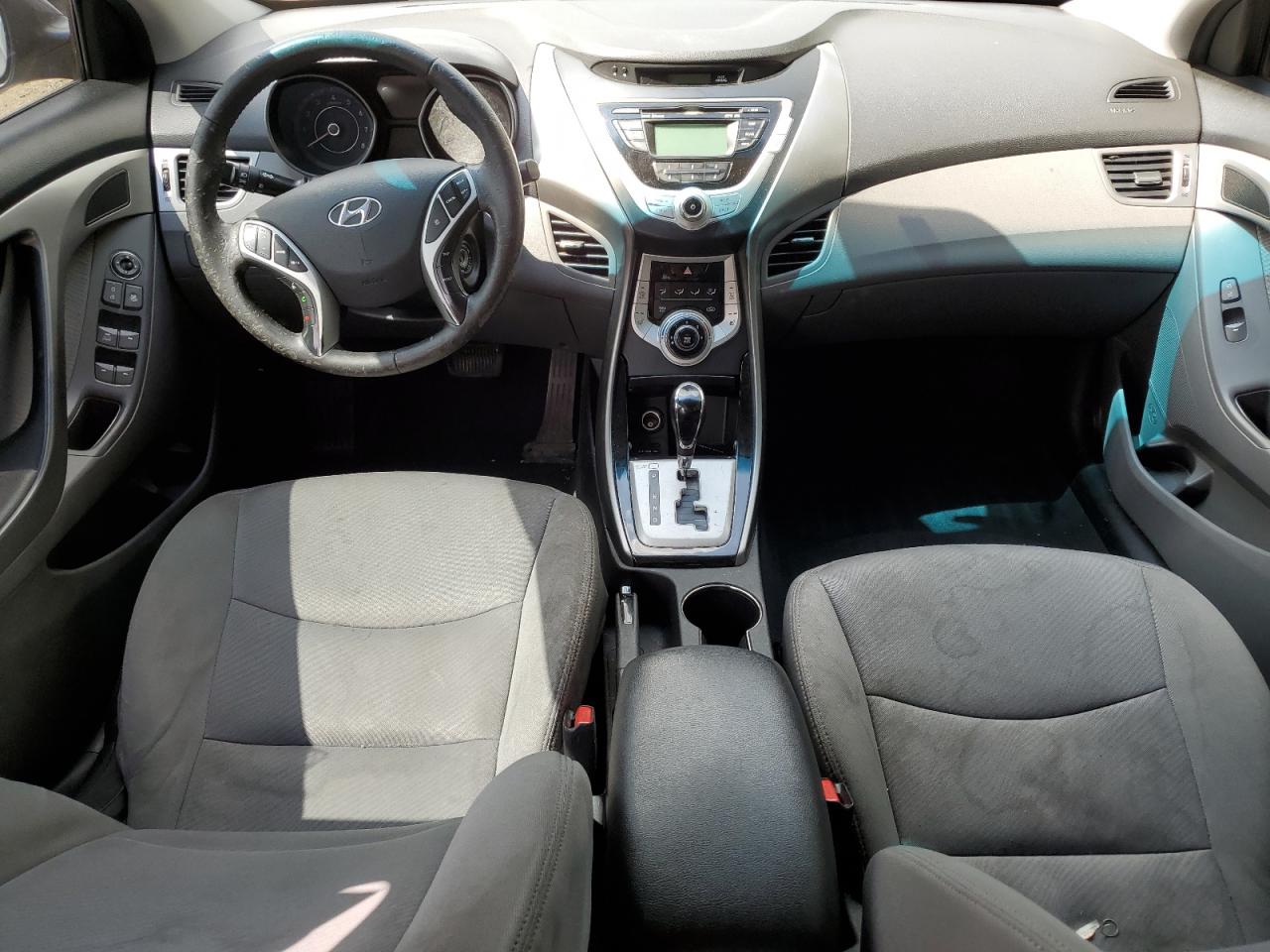 2011 Hyundai Elantra - Image 8