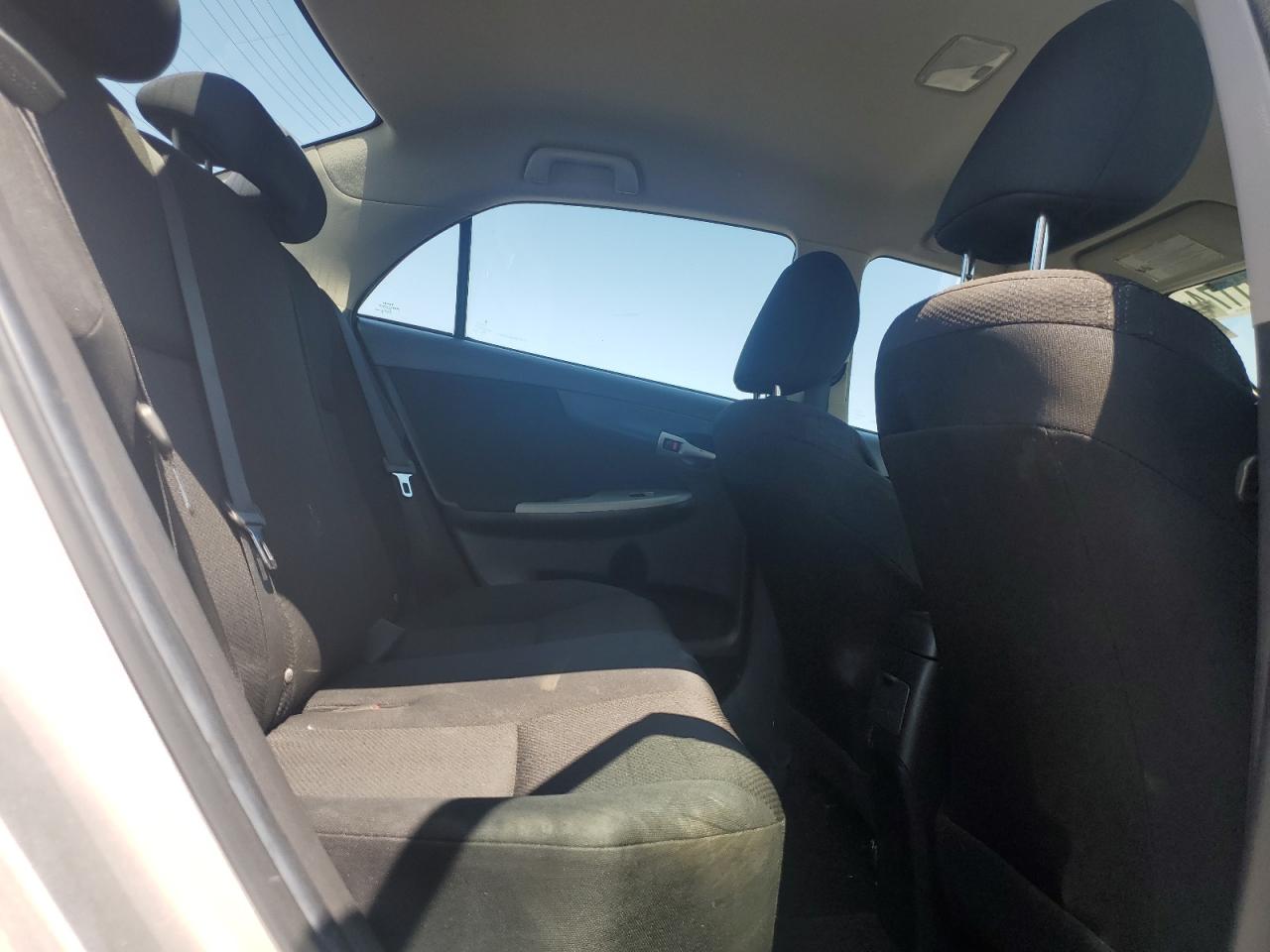2011 Toyota Corolla - Image 10