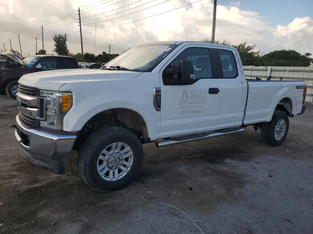 2017 Ford F350 Super Duty VIN: 1FD8X3B63HEB81428 Lot: 63521874