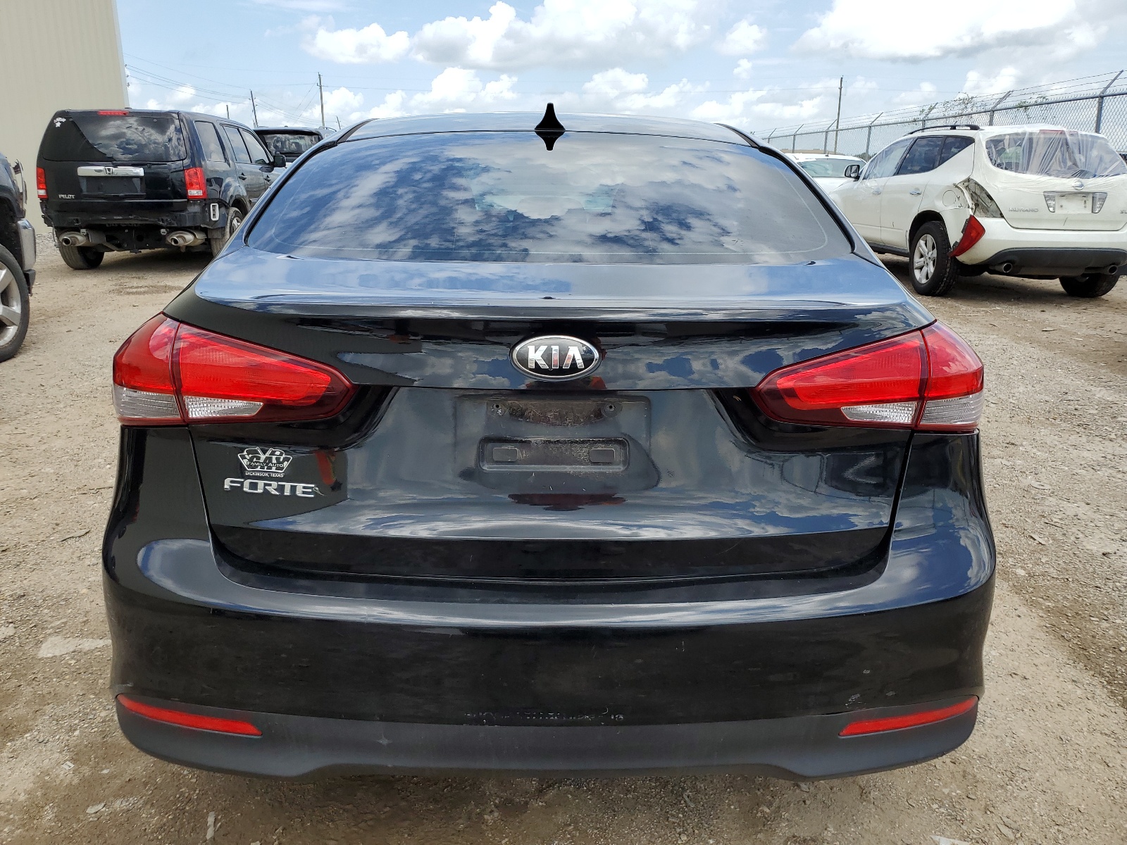 3KPFK4A72HE135863 2017 Kia Forte Lx