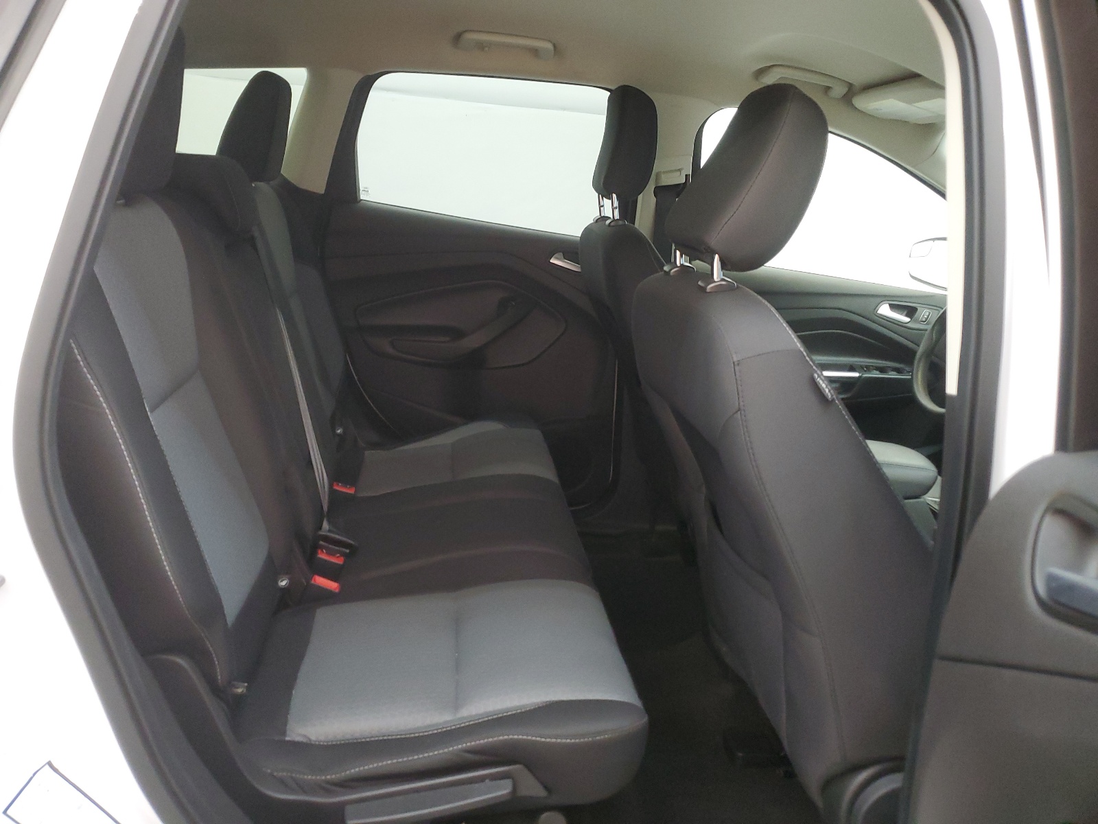 1FMCU0G93KUB12272 2019 Ford Escape Se