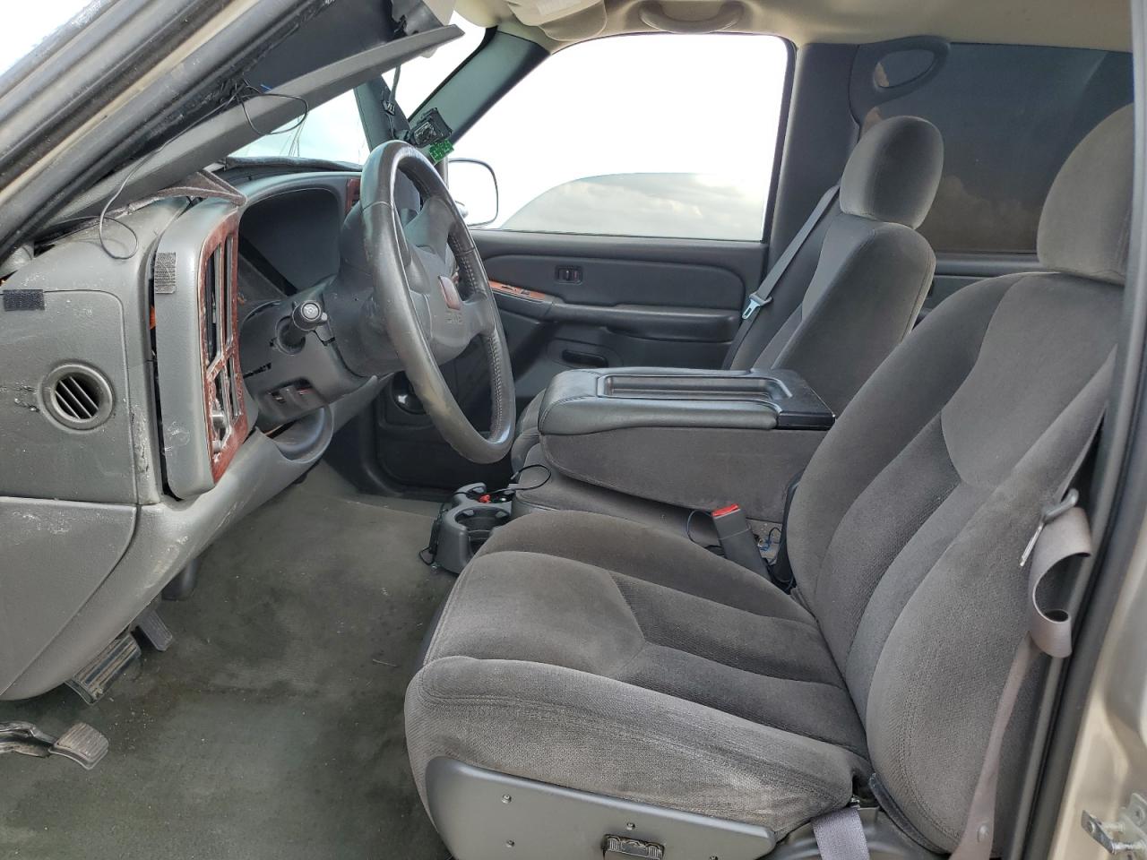 2004 GMC New Sierra C1500 VIN: 2GTEC13TX41380144 Lot: 64263944