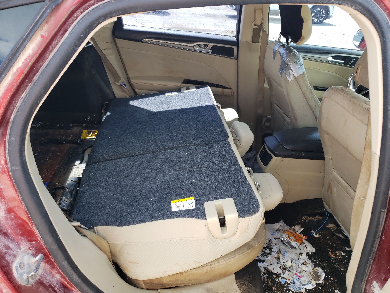 3FA6P0H78ER163113 2014 Ford Fusion Se