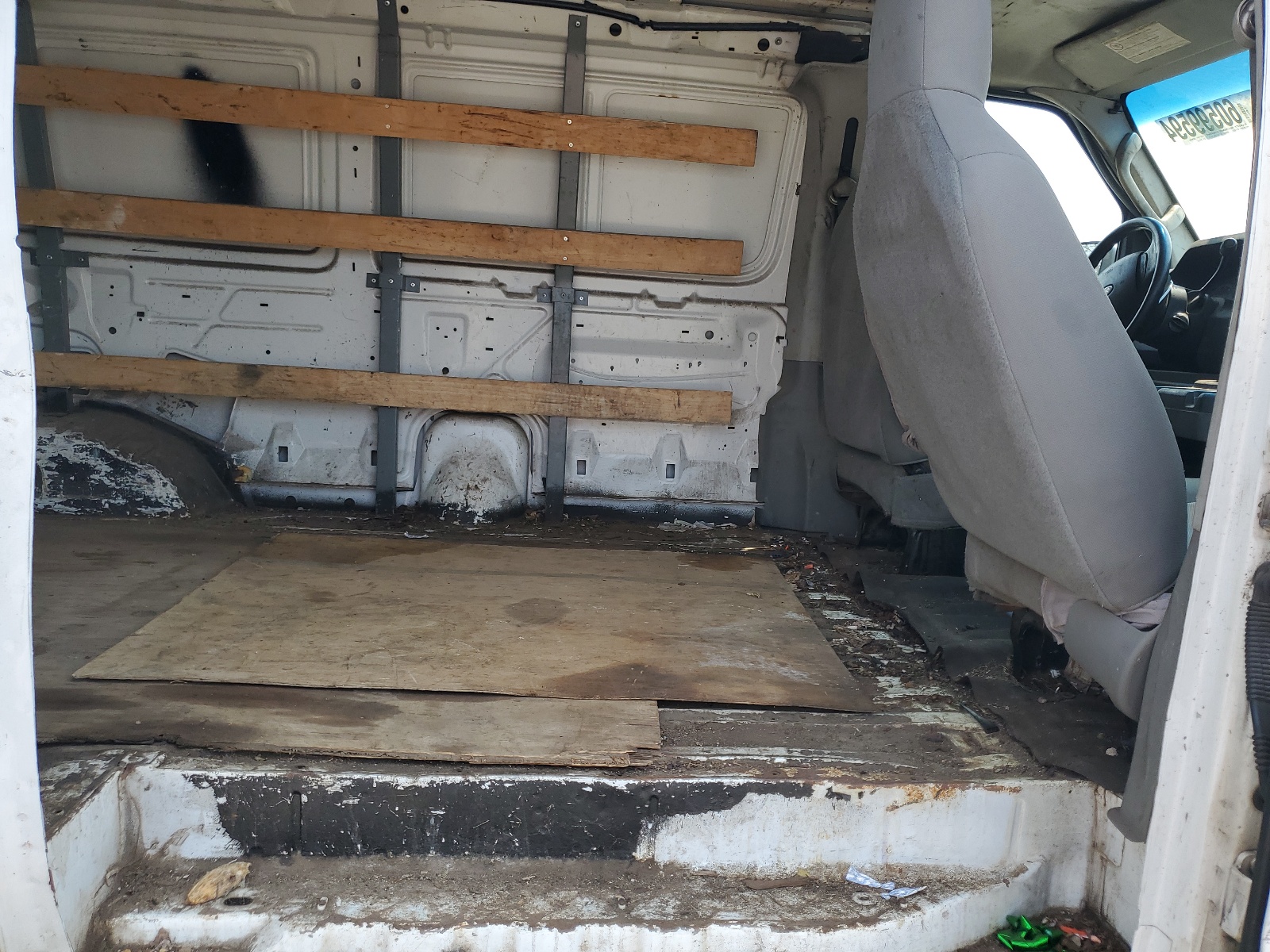 1FTNE2EW9CDB03012 2012 Ford Econoline E250 Van