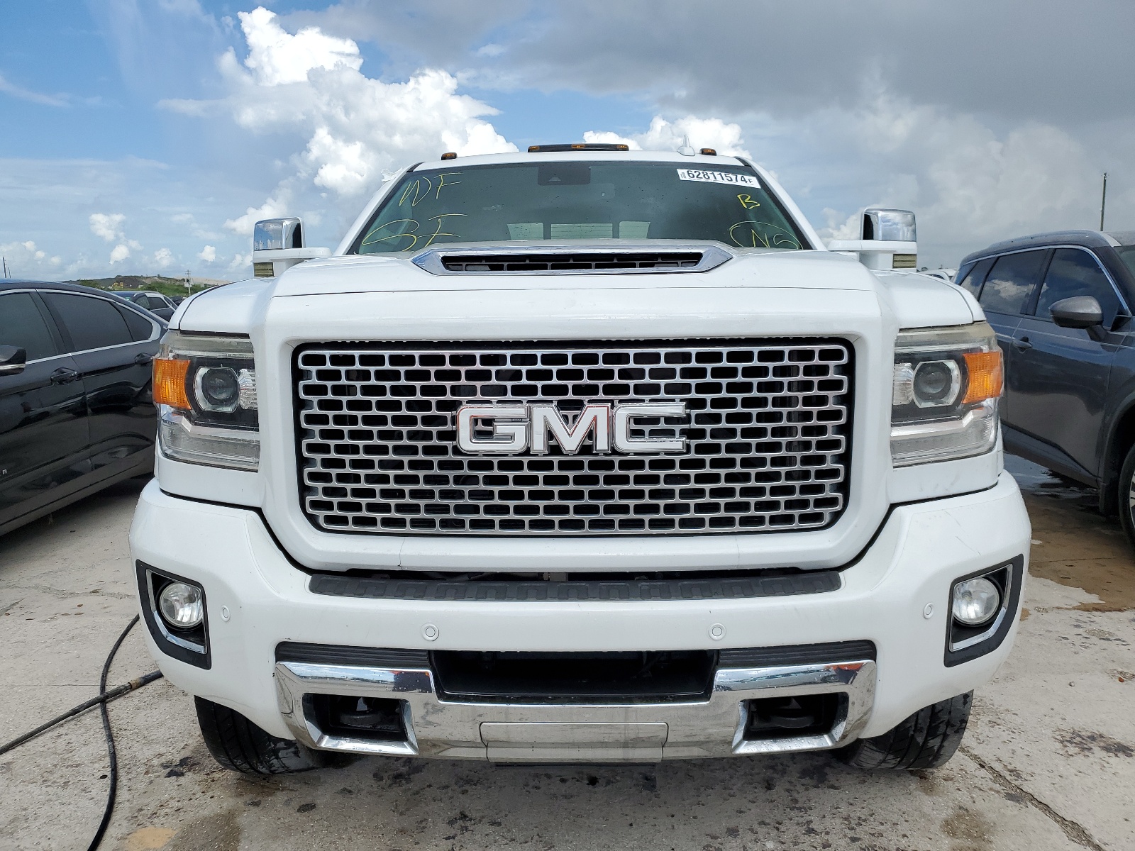 2016 GMC Sierra K2500 Denali vin: 1GT12UE80GF117430