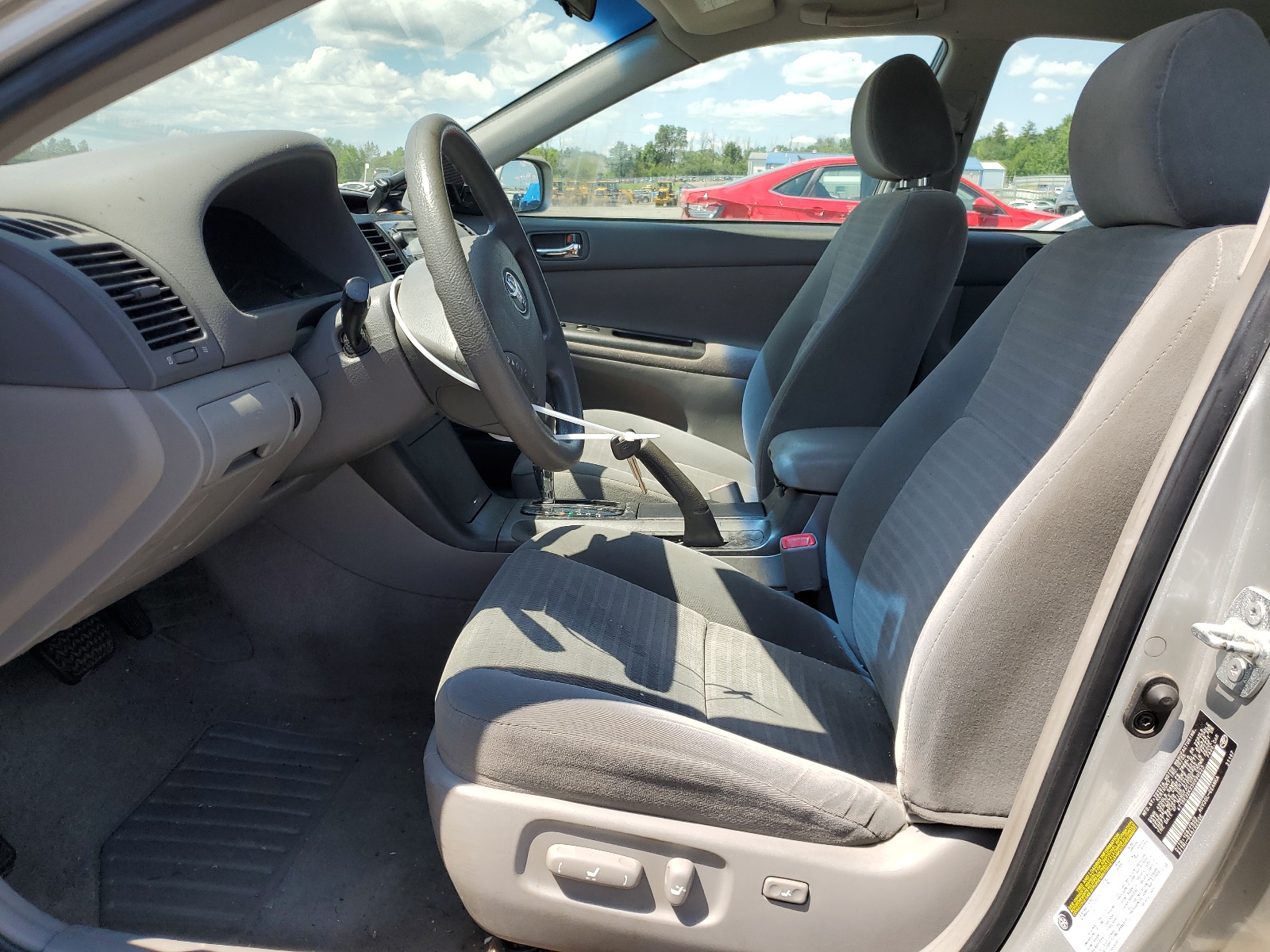 4T1BE32KX5U090523 2005 Toyota Camry Le