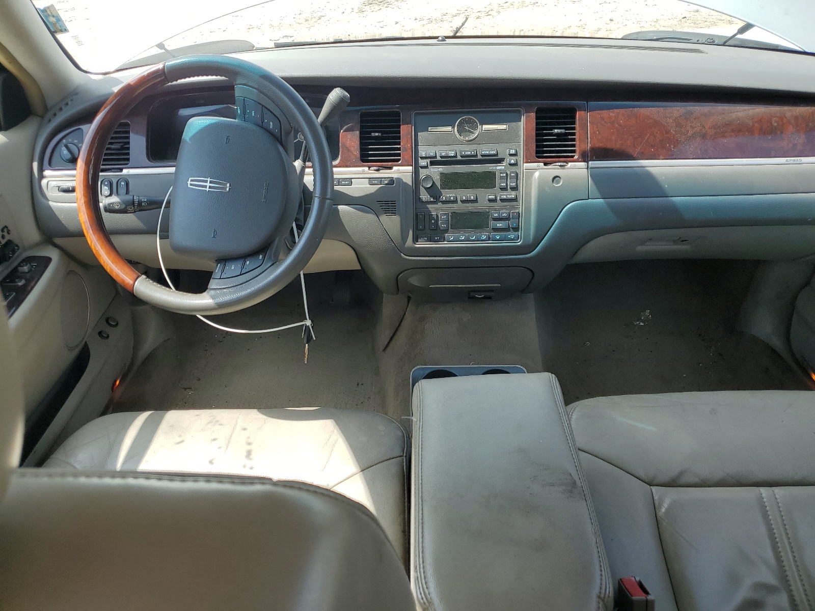 2LNHM82W88X659749 2008 Lincoln Town Car Signature Limited