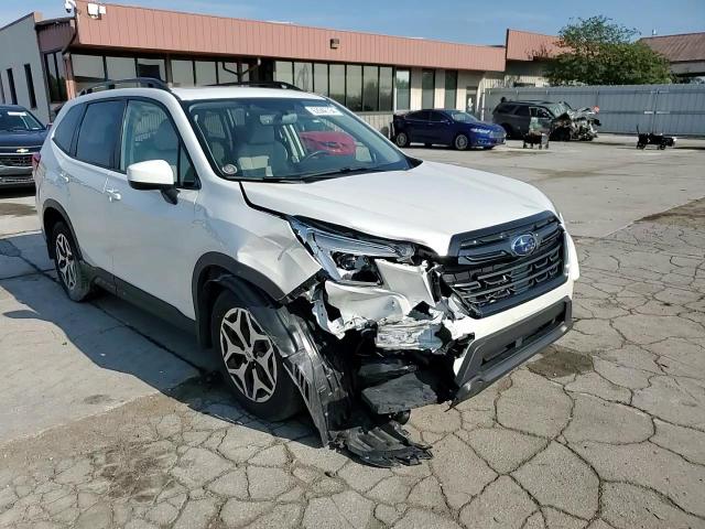 2022 Subaru Forester Premium VIN: JF2SKADC2NH499651 Lot: 62046154