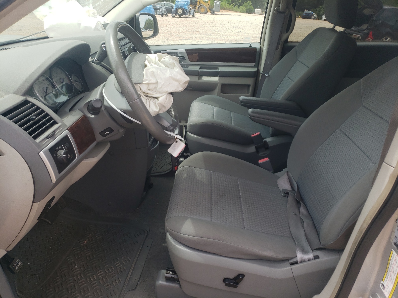 2A4RR5D18AR235261 2010 Chrysler Town & Country Touring