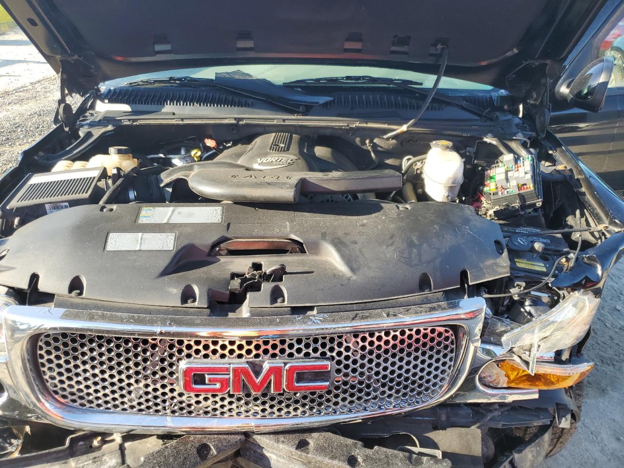 2004 GMC Yukon Xl Denali VIN: 1GKFK66U74J107052 Lot: 63528874