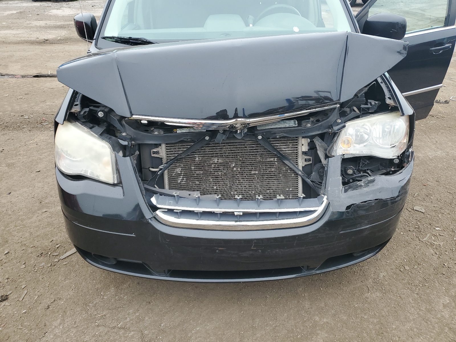 2A4RR5D16AR357665 2010 Chrysler Town & Country Touring