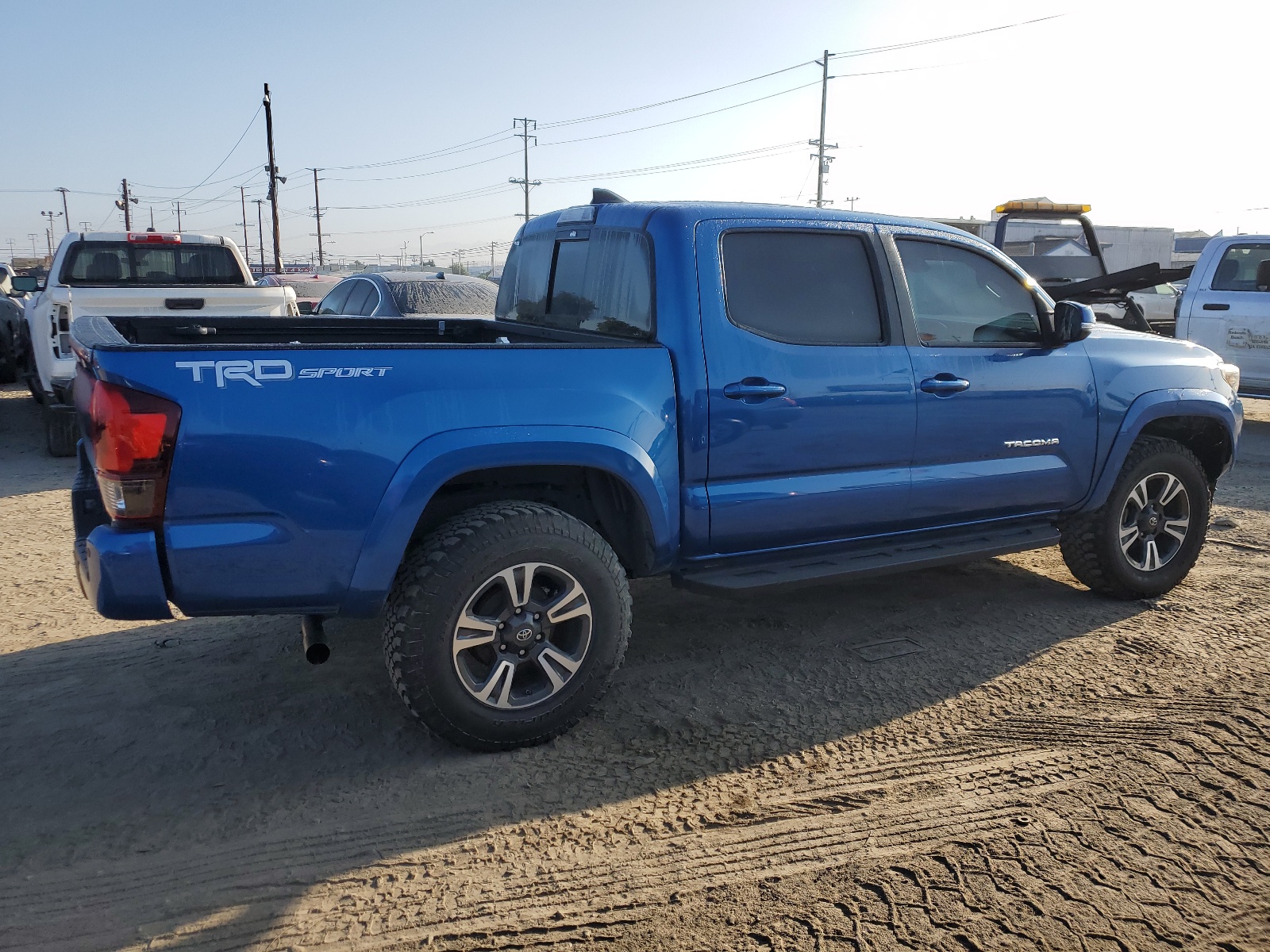 2018 Toyota Tacoma Double Cab vin: 3TMAZ5CN5JM066654