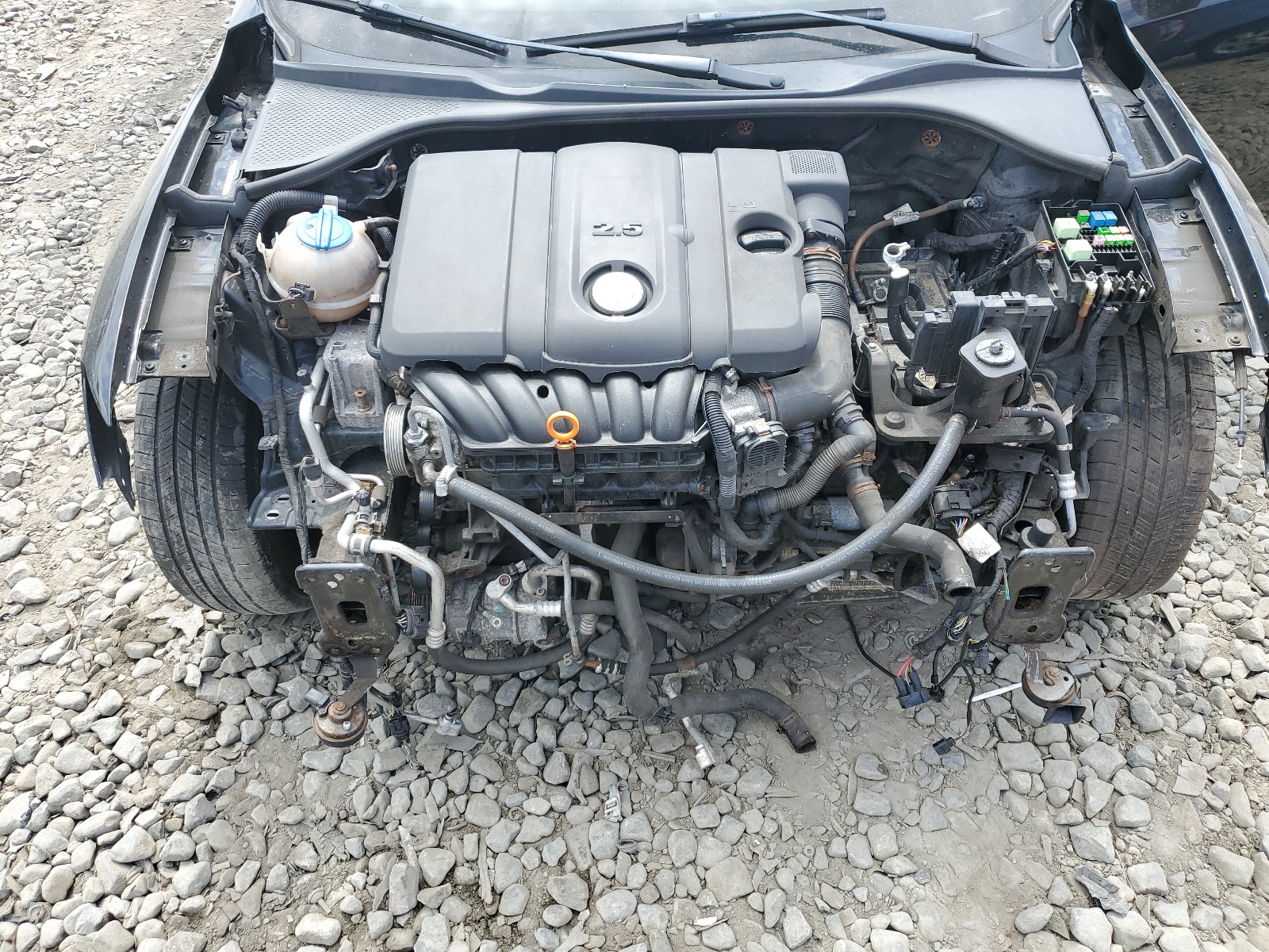 1VWBP7A3XDC139365 2013 Volkswagen Passat Se