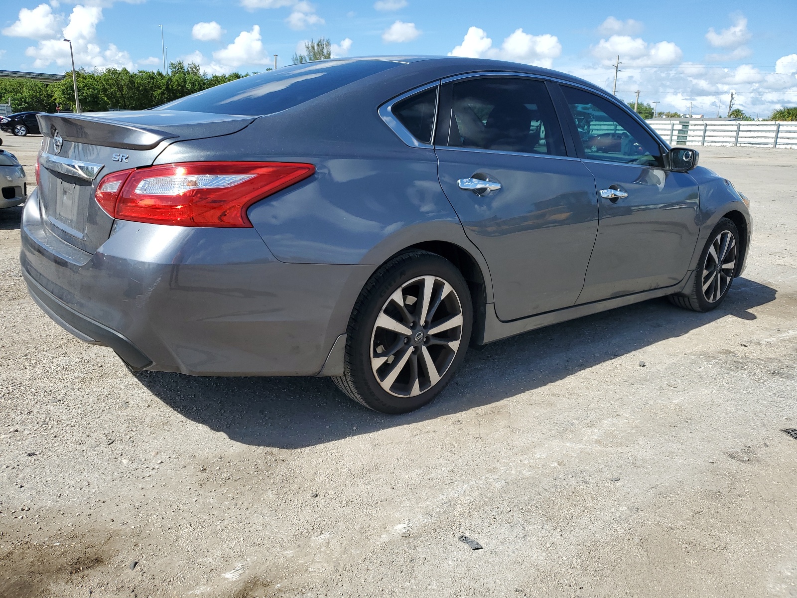 2016 Nissan Altima 2.5 vin: 1N4AL3AP8GC273355