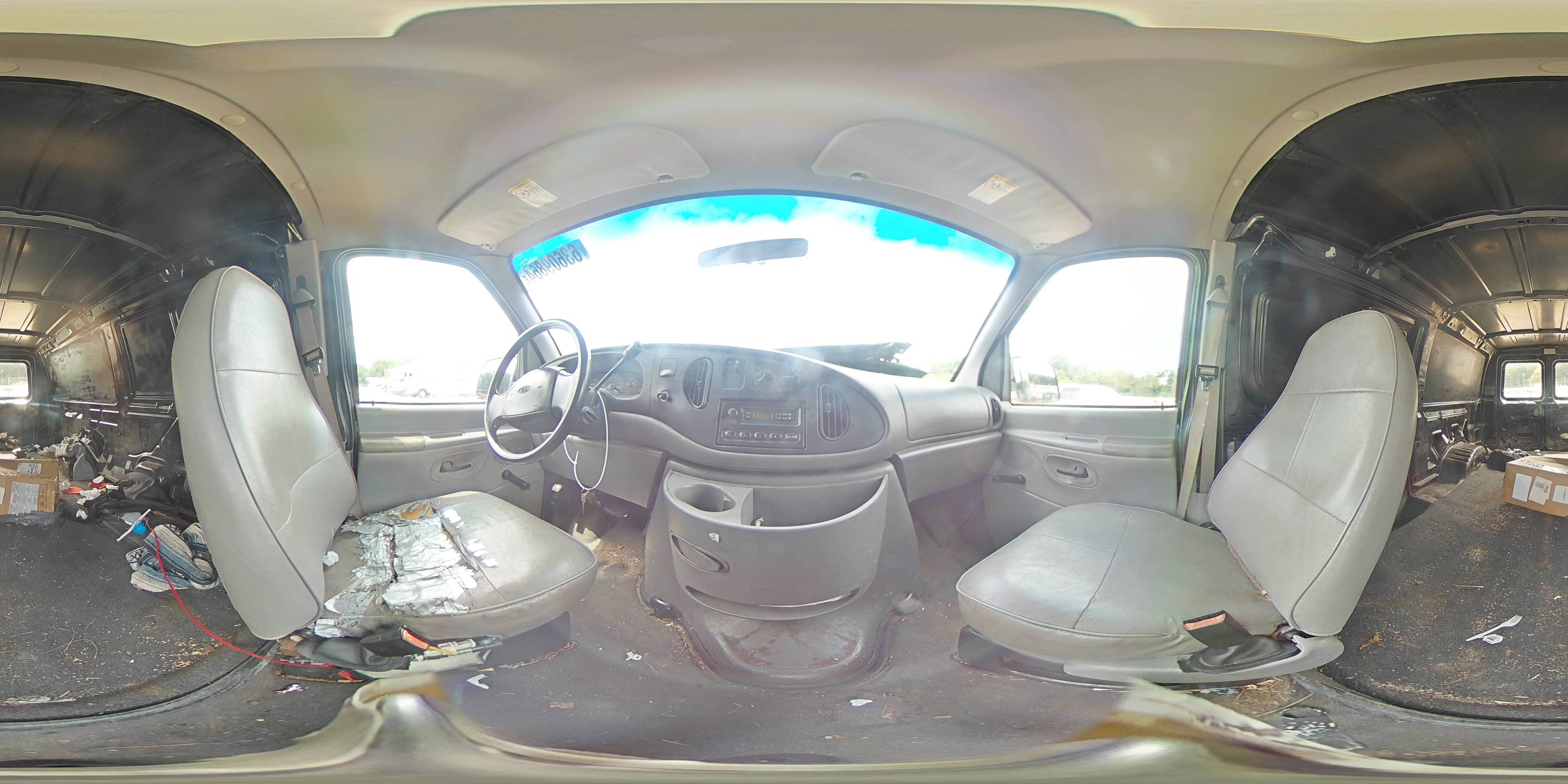 1998 Ford Econoline E150 Van VIN: 1FTRE1421WHB47674 Lot: 63609864