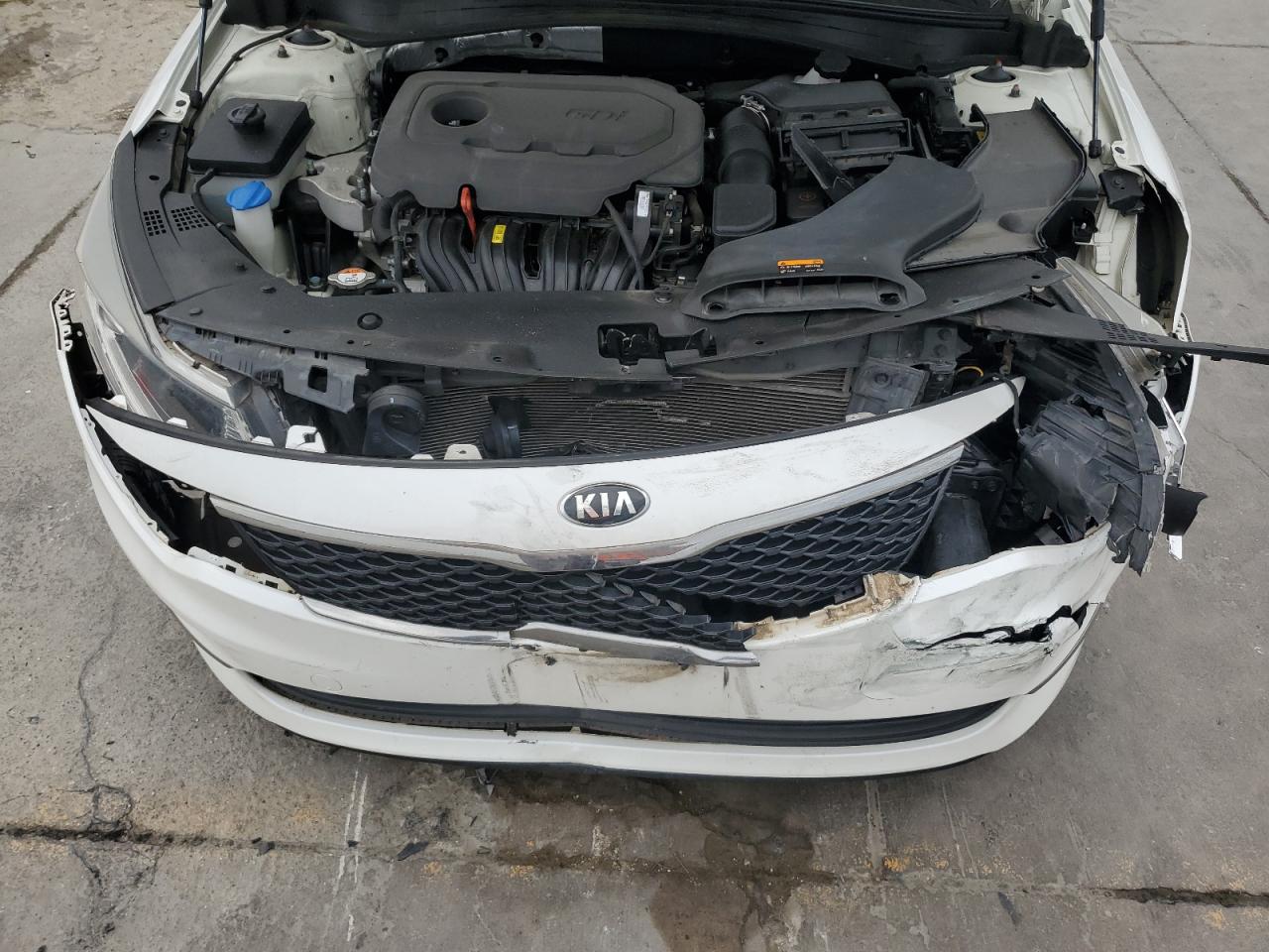 2016 Kia Optima - Image 11