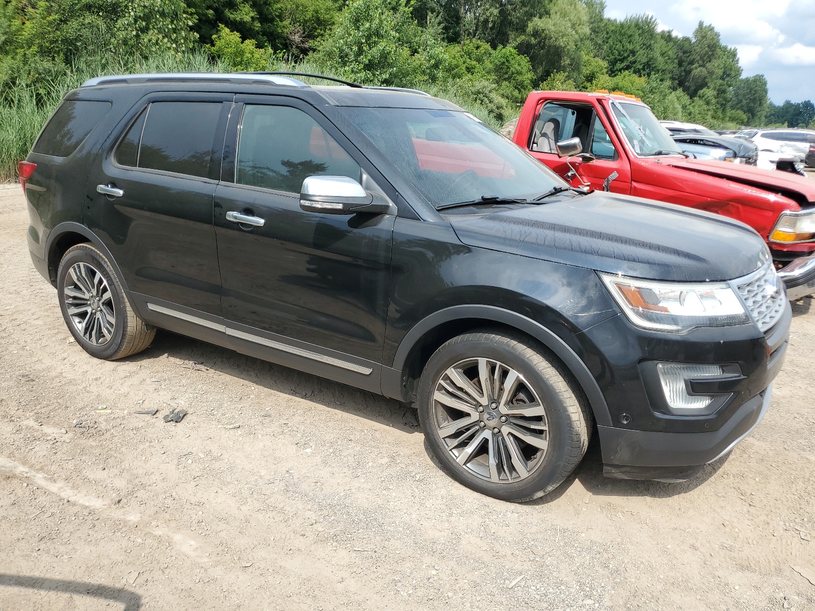 2016 Ford Explorer Platinum vin: 1FM5K8HT8GGC56672