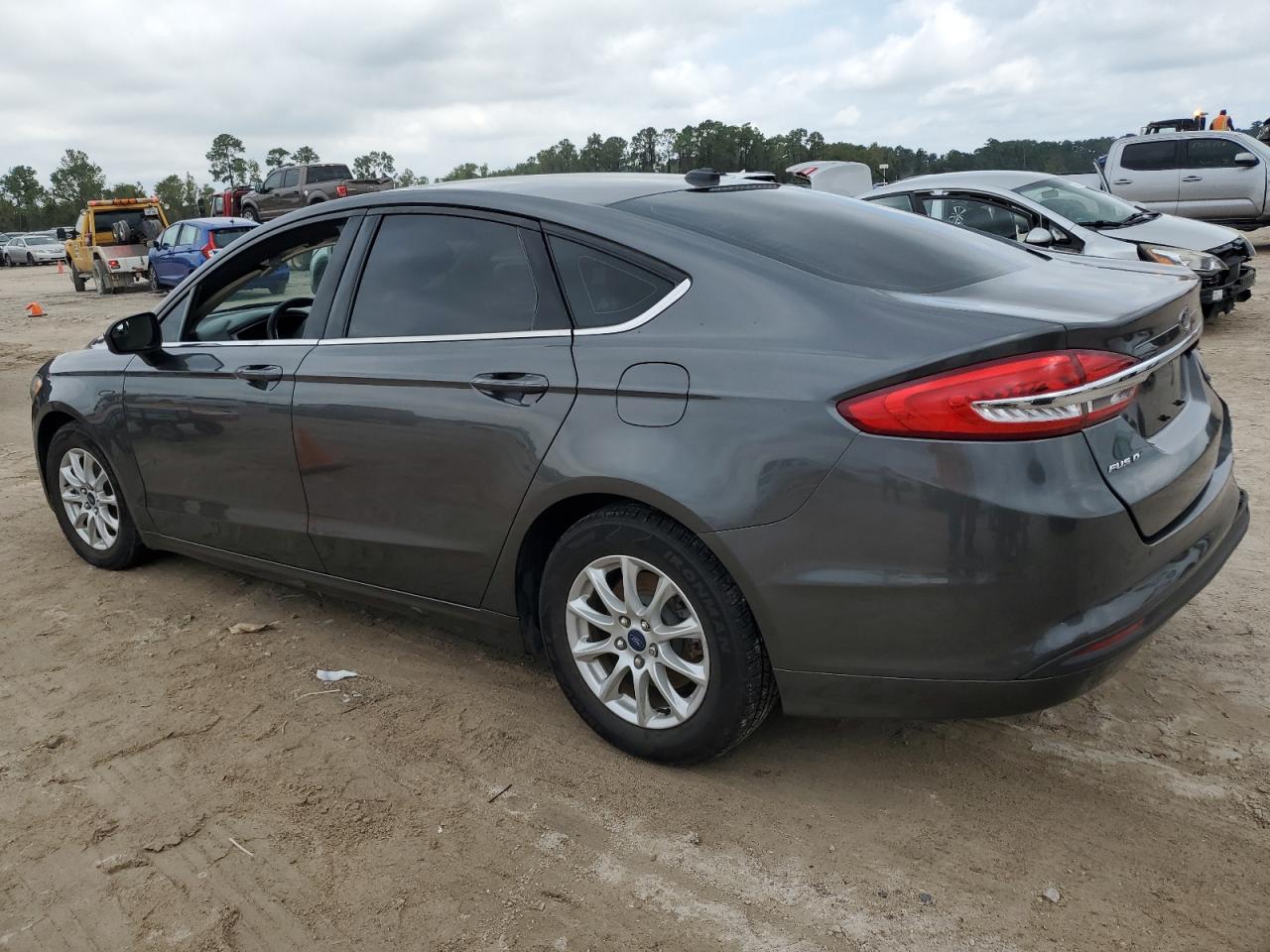 VIN 3FA6P0G73JR167677 2018 FORD FUSION no.2