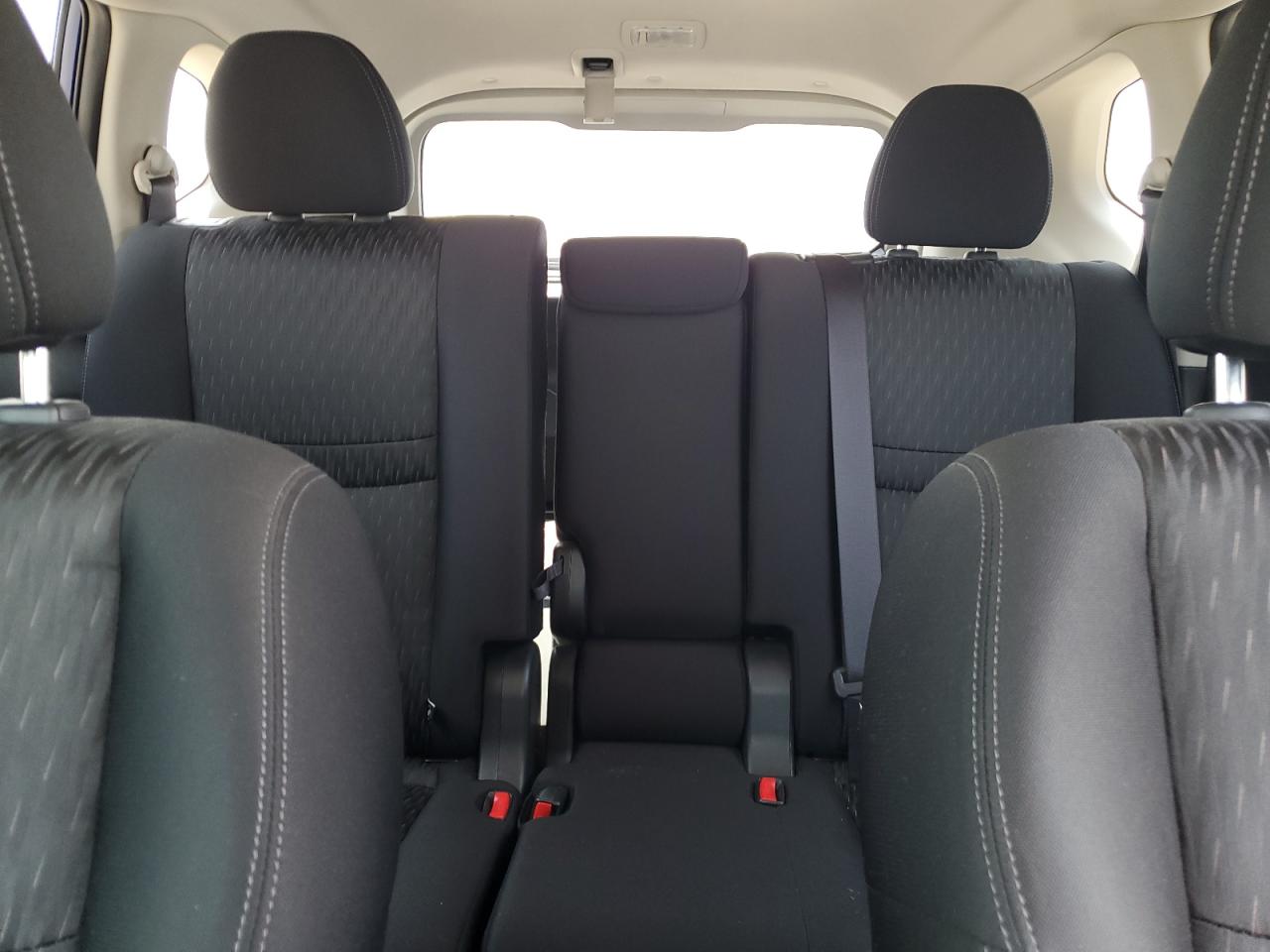 2019 Nissan Rogue S VIN: JN8AT2MT4KW261776 Lot: 64852024