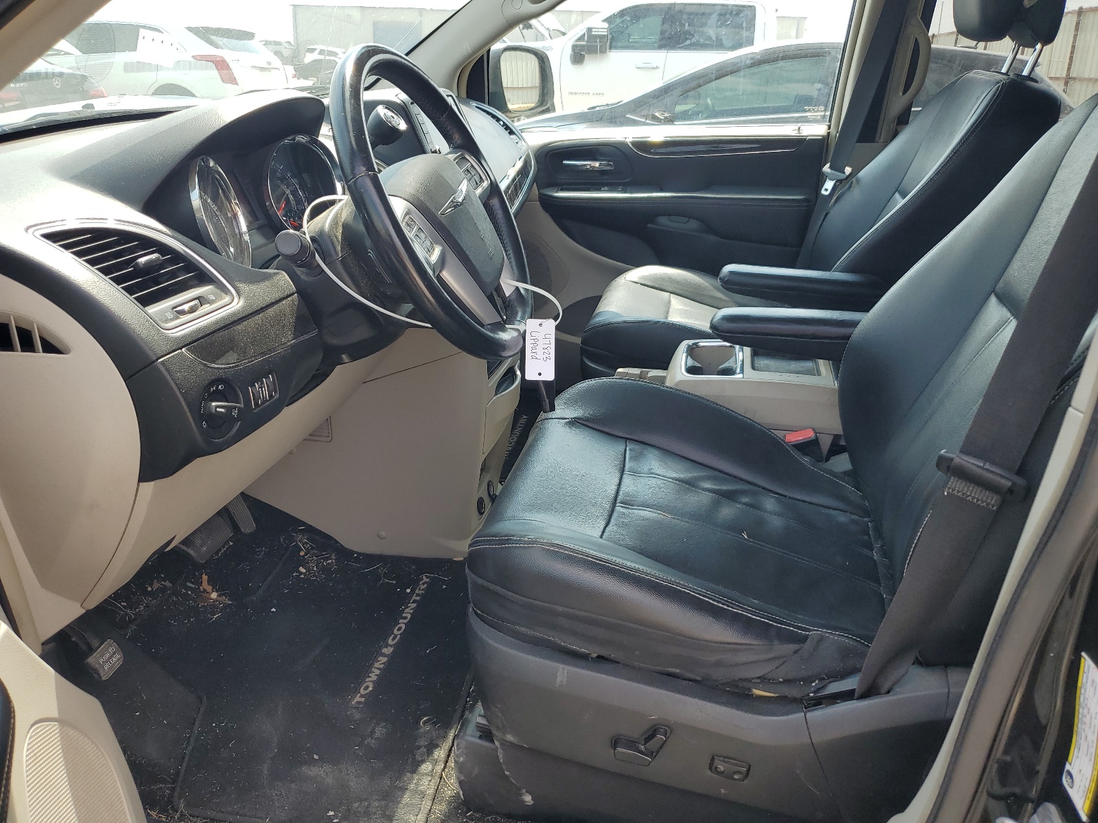 2C4RC1BG1ER160142 2014 Chrysler Town & Country Touring