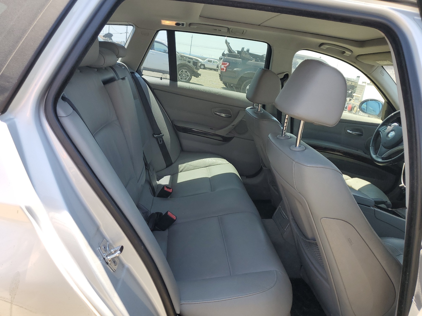 WBAVS13518FX16974 2008 BMW 328 It