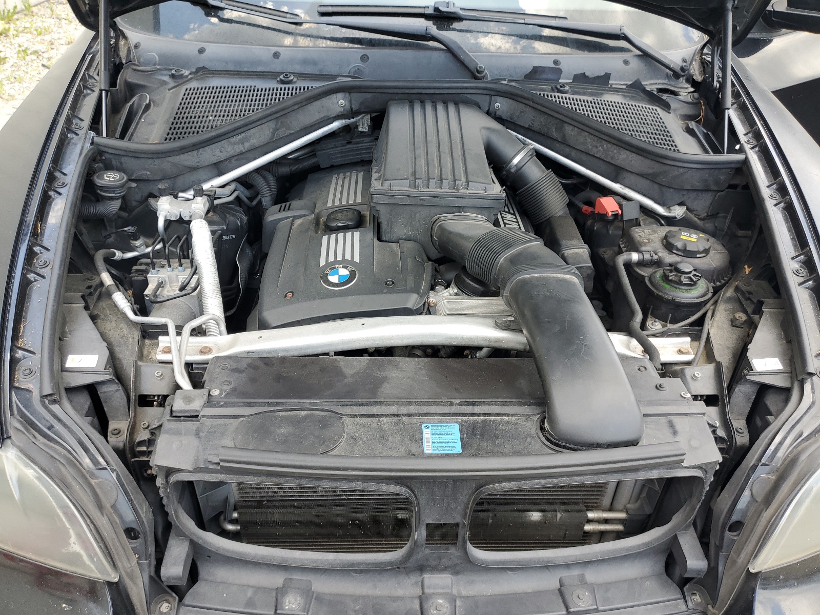 5UXFE4C5XAL384877 2010 BMW X5 xDrive30I