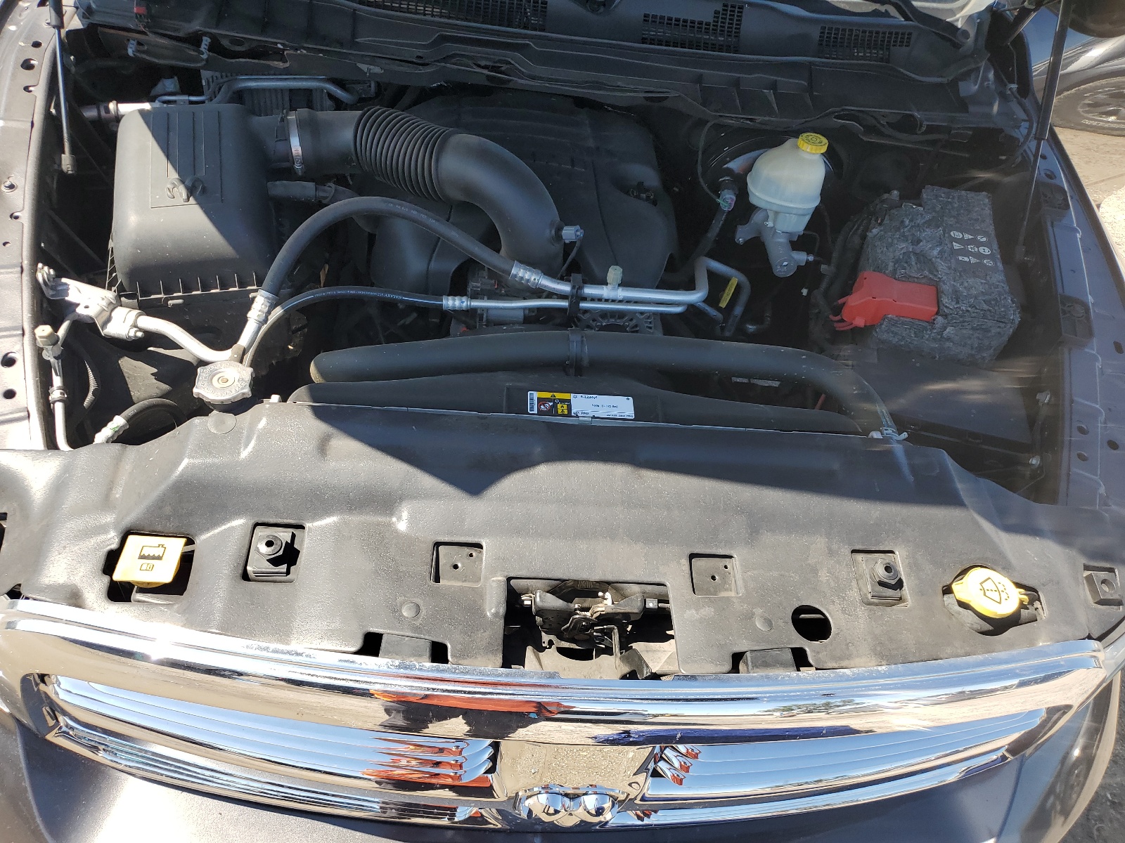 1C6RR6LT0FS561647 2015 Ram 1500 Slt