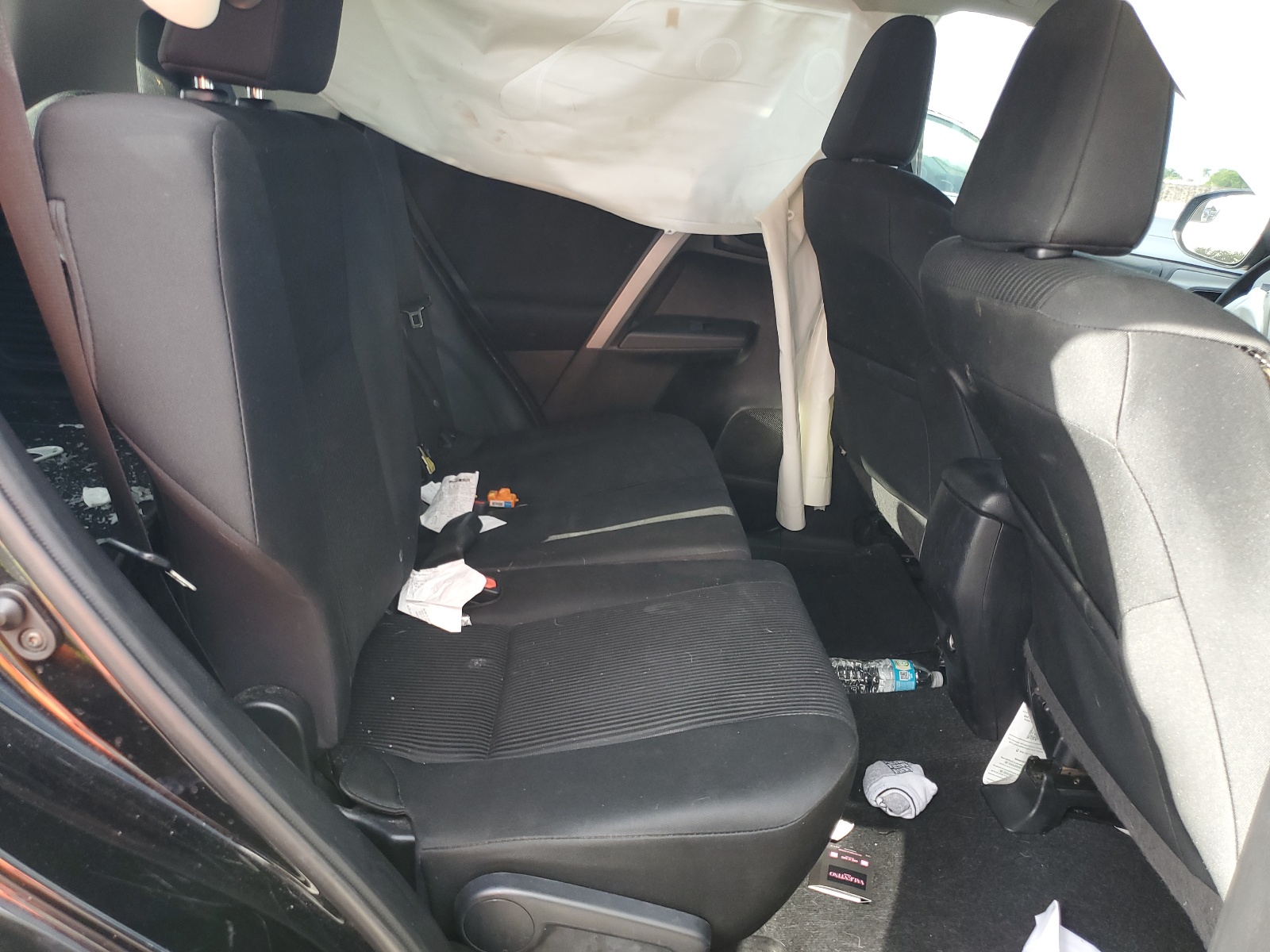 2T3ZFREV1HW392203 2017 Toyota Rav4 Le