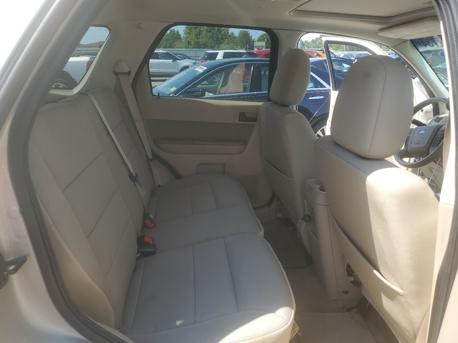 1FMCU0DGXBKC47361 2011 Ford Escape Xlt