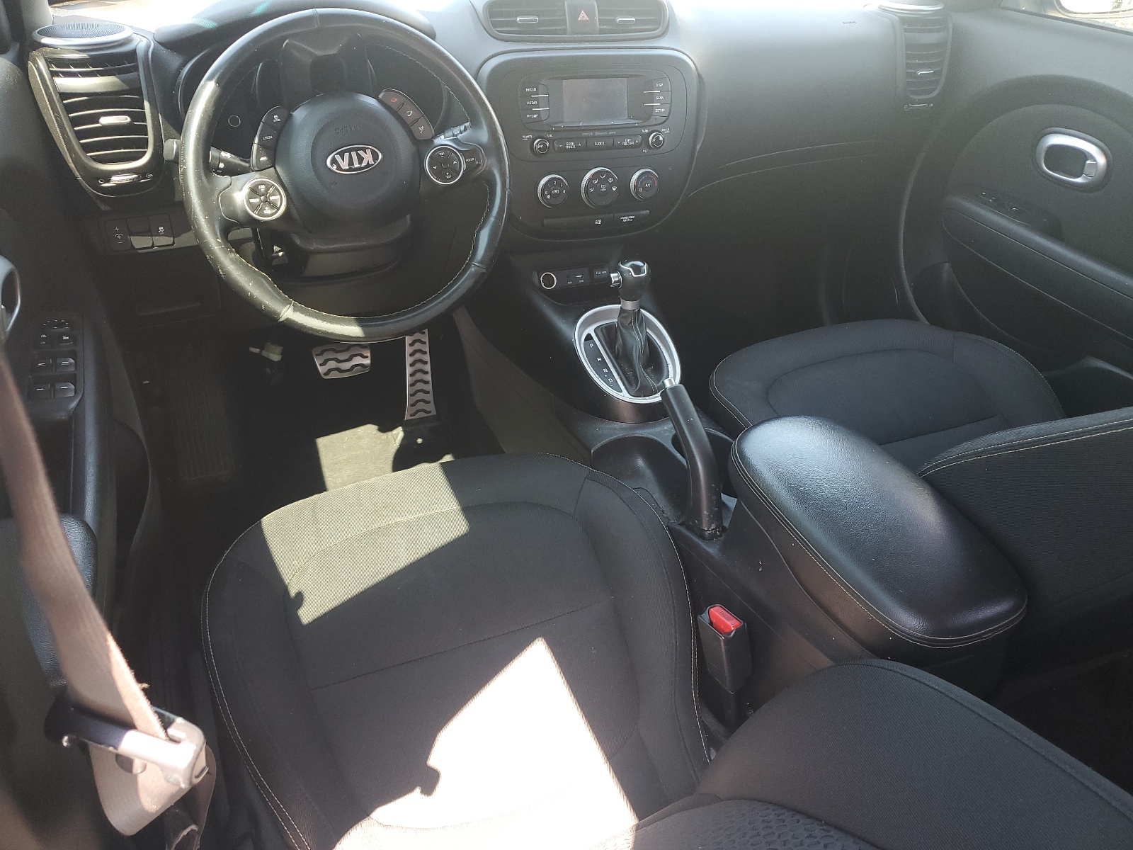 KNDJP3A56G7301529 2016 Kia Soul +