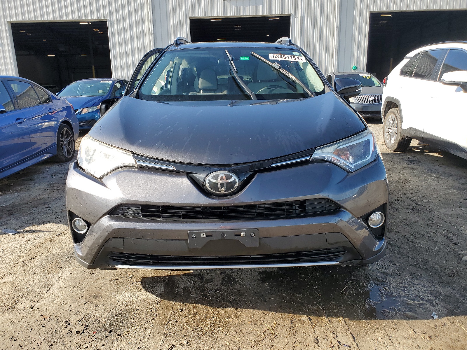JTMRFREV6HJ702859 2017 Toyota Rav4 Xle