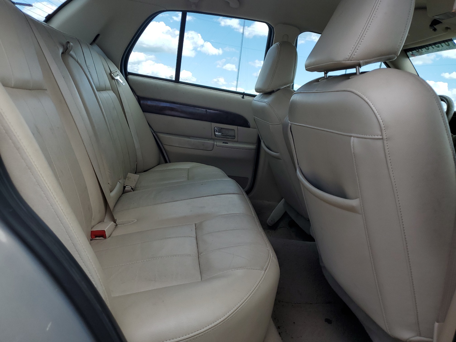 2MEFM75V17X614366 2007 Mercury Grand Marquis Ls