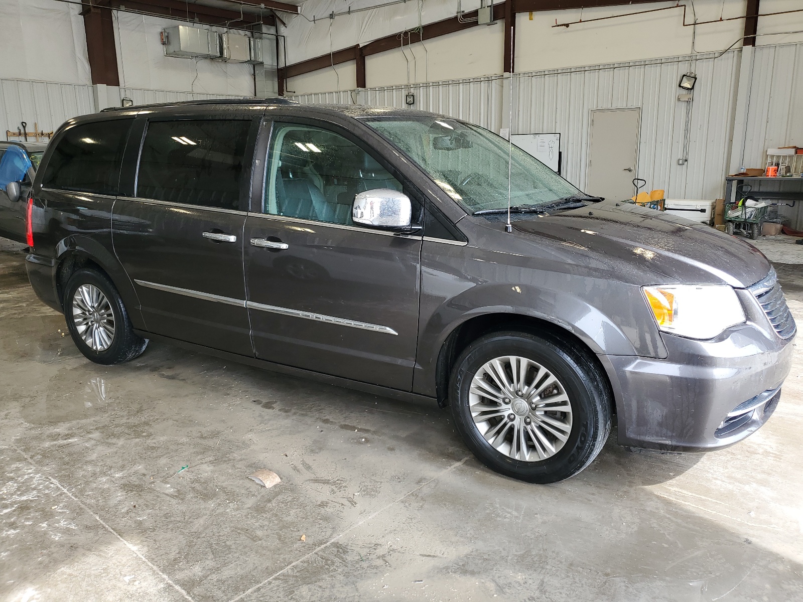 2016 Chrysler Town & Country Touring L vin: 2C4RC1CG1GR215450