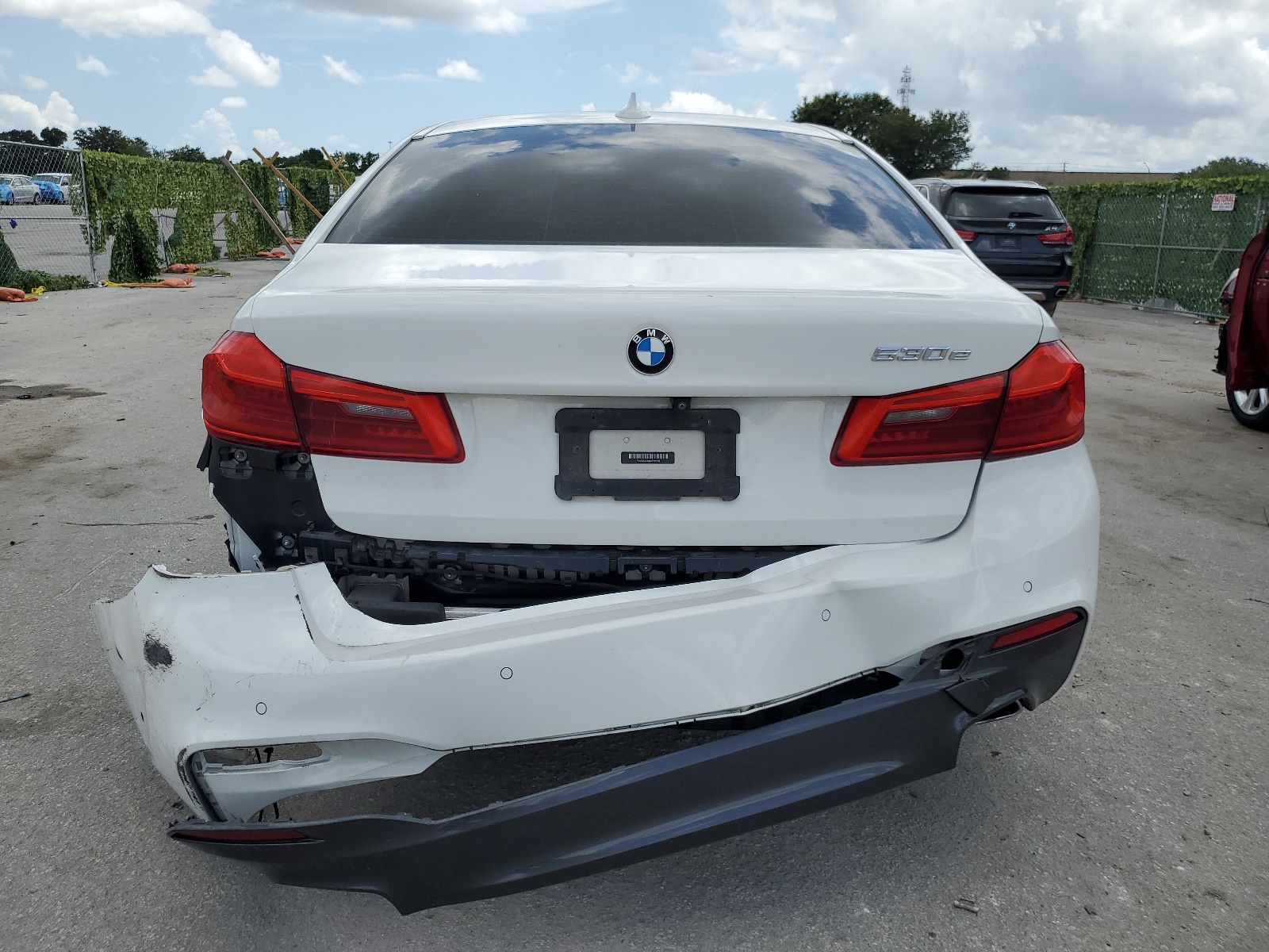WBAJA9C5XKB399341 2019 BMW 530E