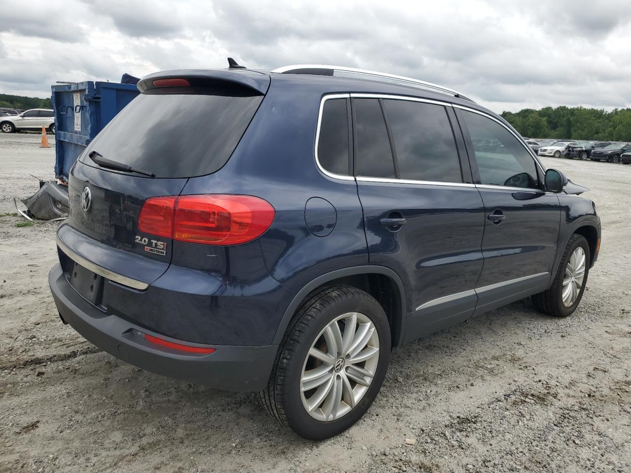 2017 Volkswagen Tiguan - Image 3