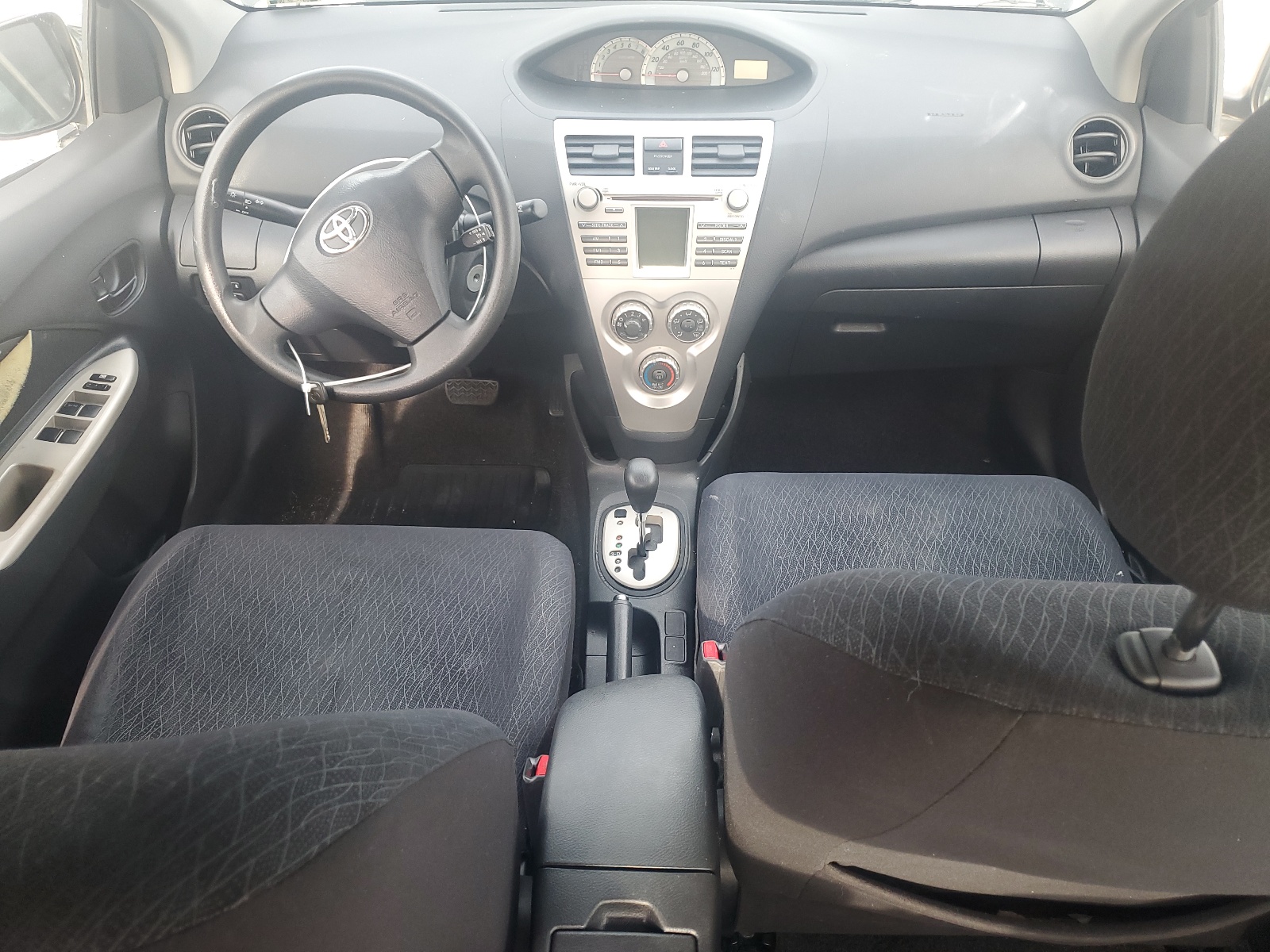 JTDBT923384006147 2008 Toyota Yaris
